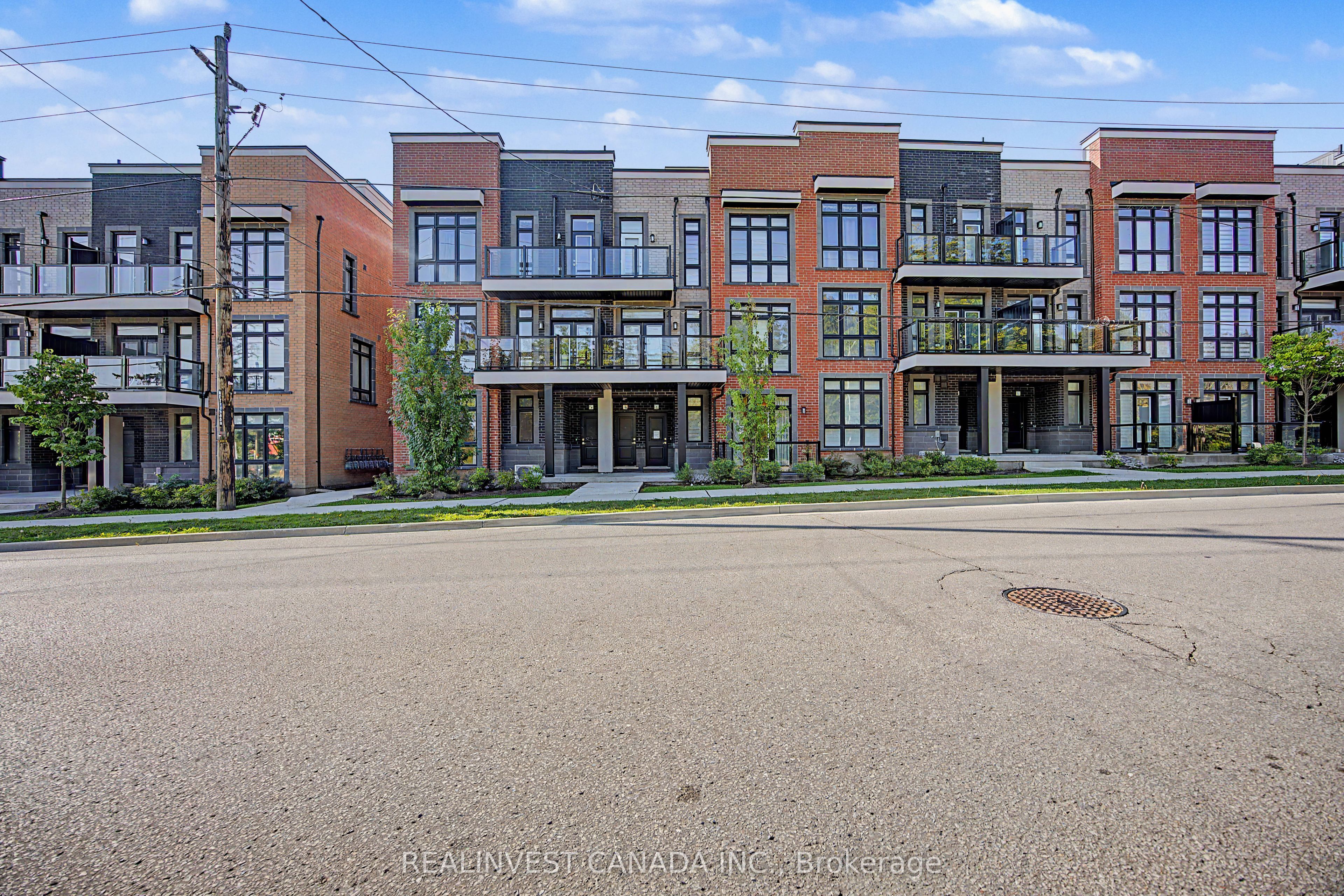 3 Bond Crescent 10, Richmond Hill, ON L4E 1J4 photo 5