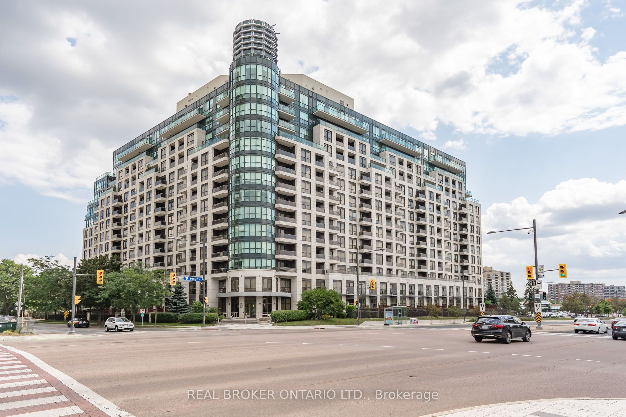 18 Harding Boulevard PH208, Richmond Hill, ON L4C 0T3