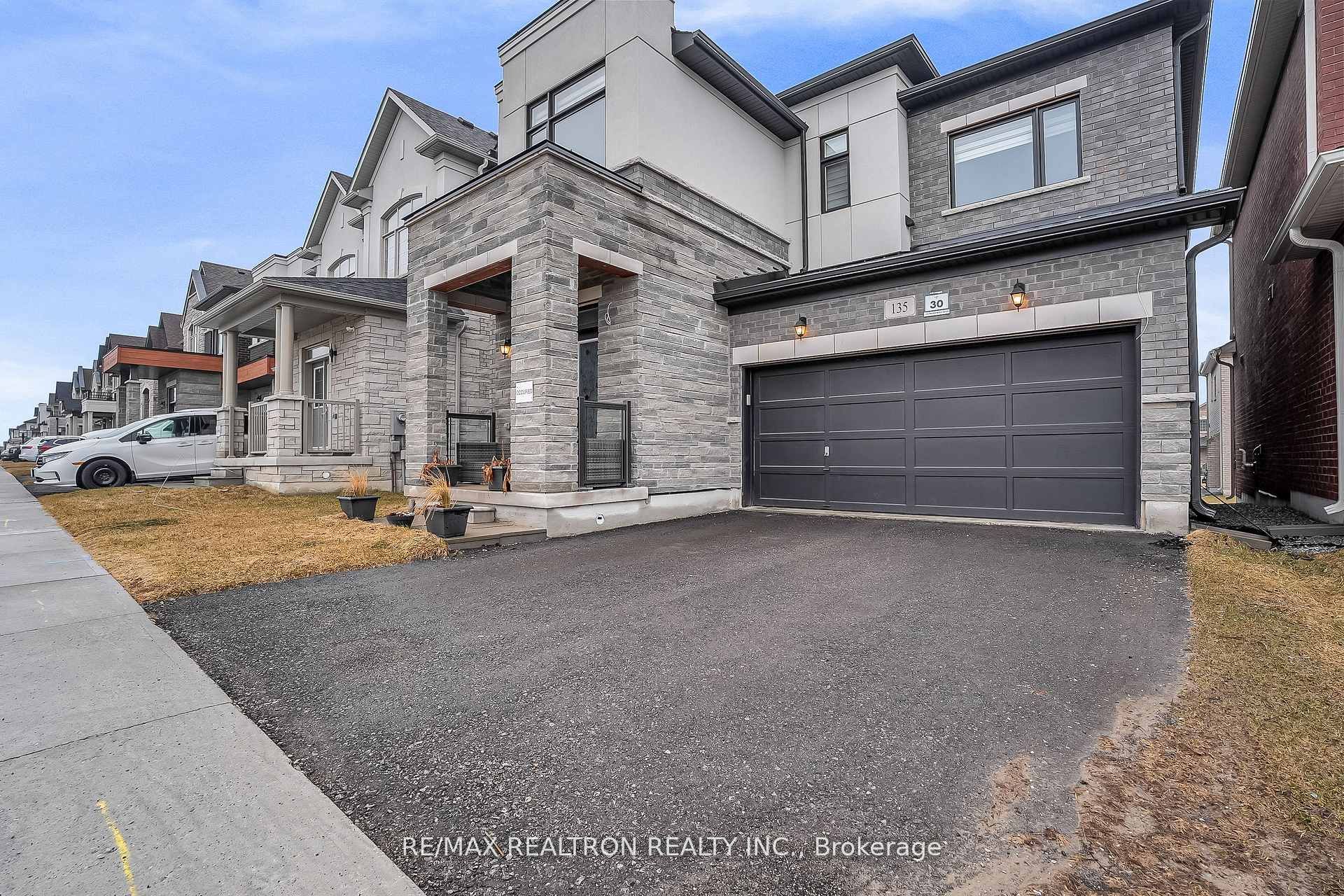 135 Prairie Rose Drive, Richmond Hill, ON L4S 0M8 photo 3