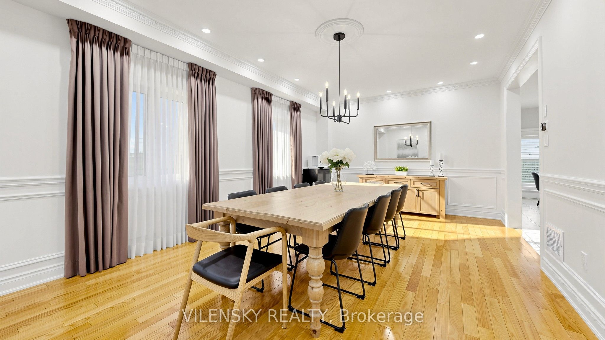 464 Apple Blossom Drive, Vaughan, ON L4J 9A2 photo 2