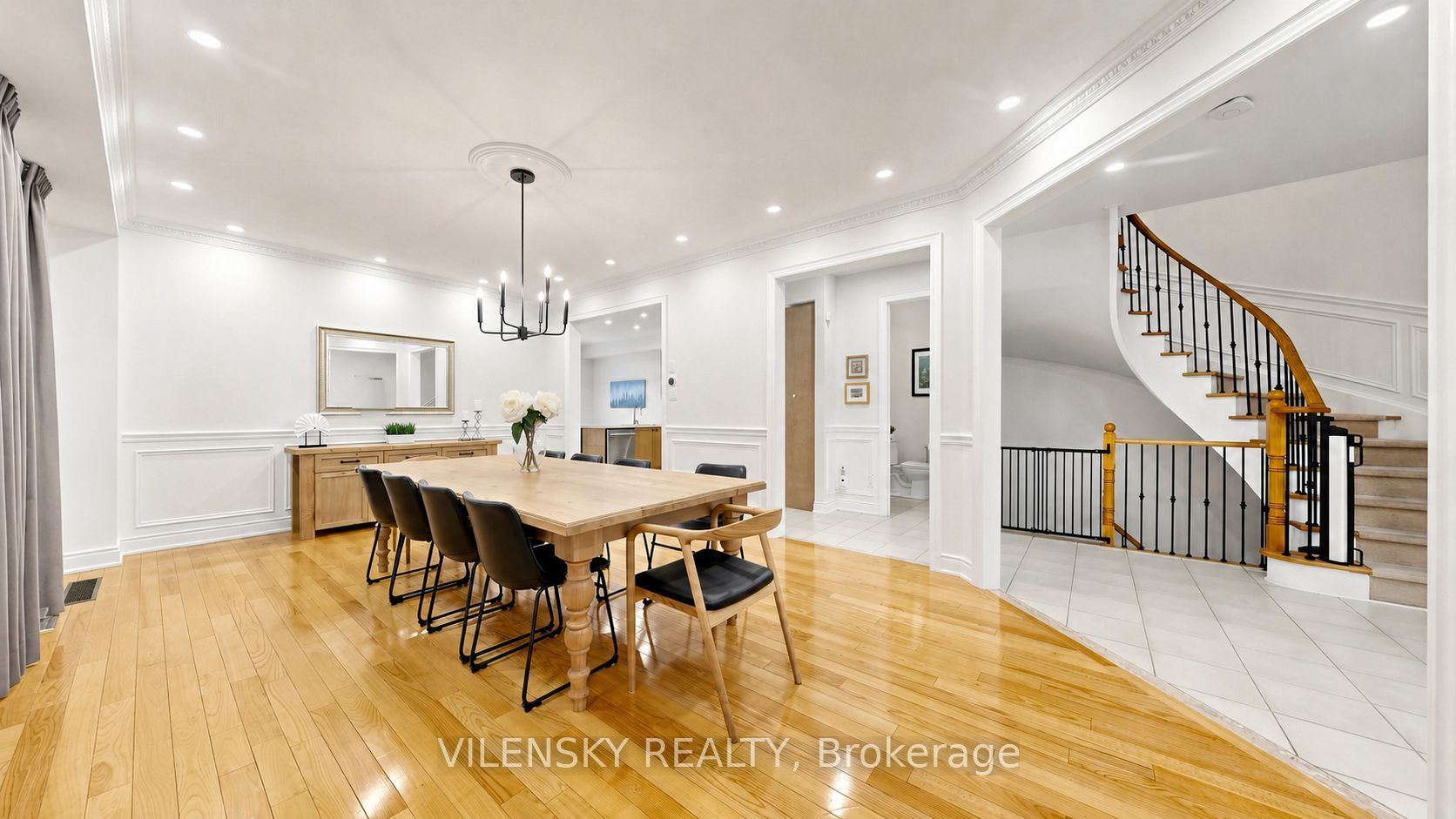 464 Apple Blossom Drive, Vaughan, ON L4J 9A2 photo 4