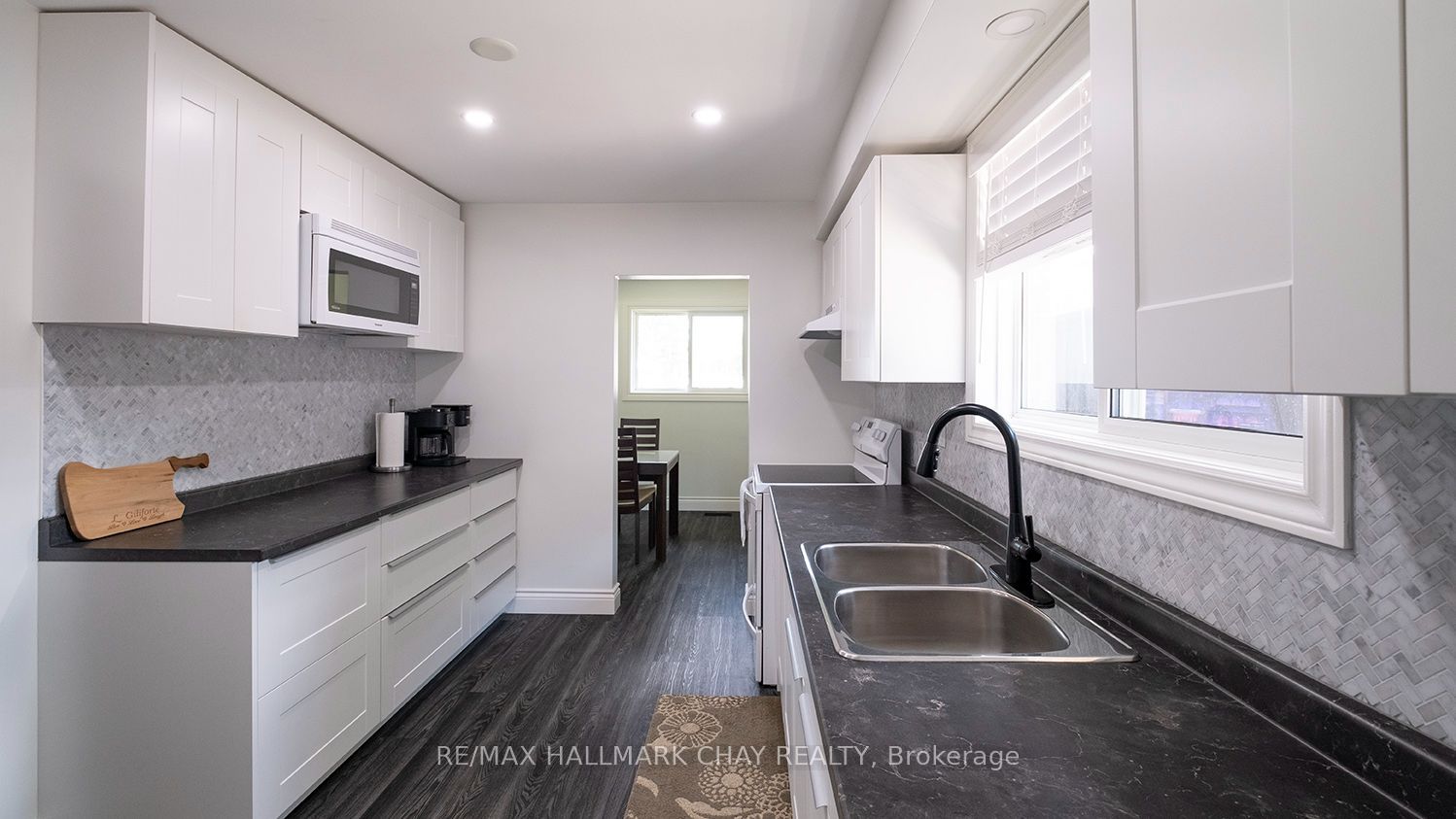 29 Lee Avenue, Essa, ON L0M 1B0 photo 5