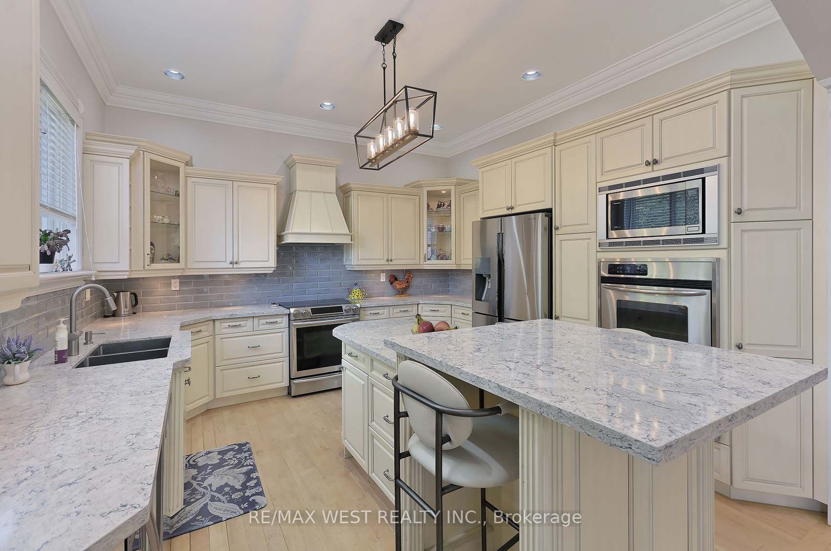 5 Humberview Drive, Vaughan, ON L4H 1B1 photo 4