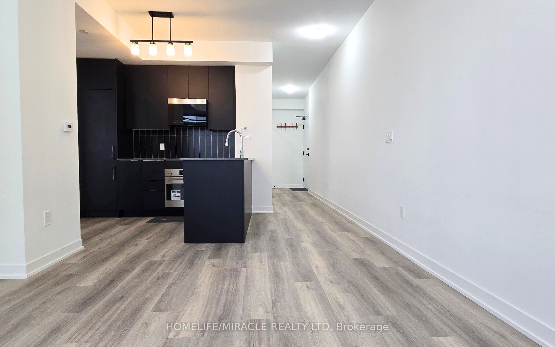 10 Abeja Street 2118, Vaughan, ON L4K 0R4 photo 5