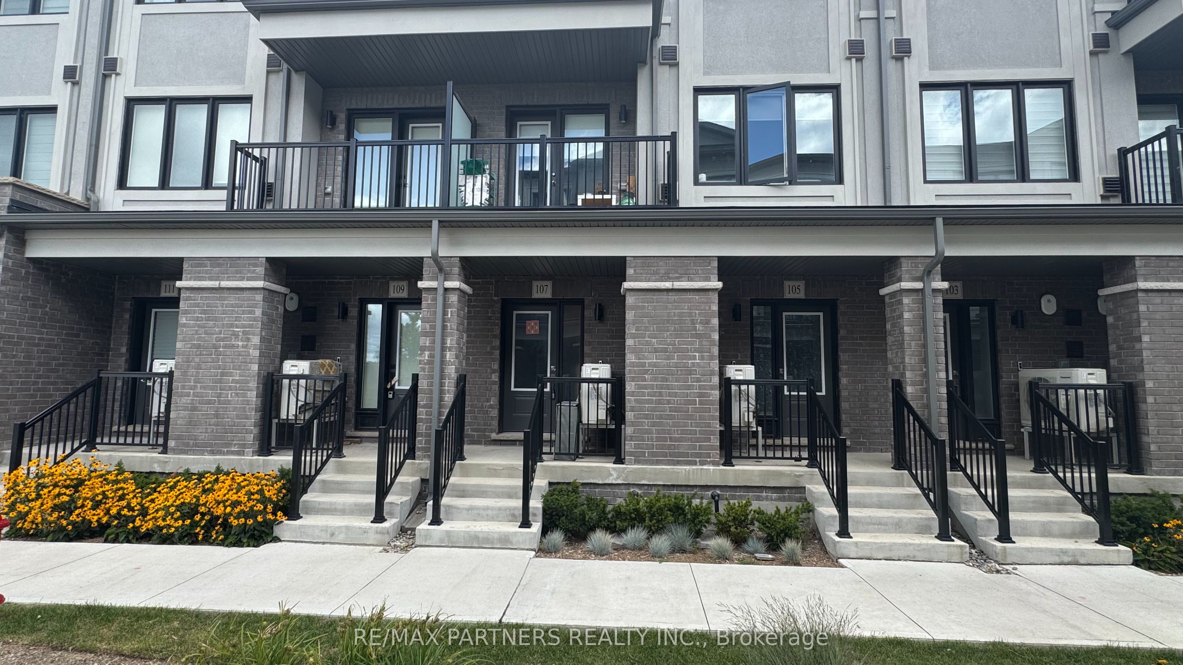 107 MATAWIN Lane, Richmond Hill, ON L4B 0H7