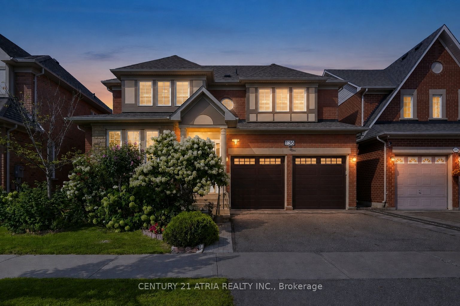 136 Rollinghill Road, Richmond Hill, ON L4E 4E1 photo 2