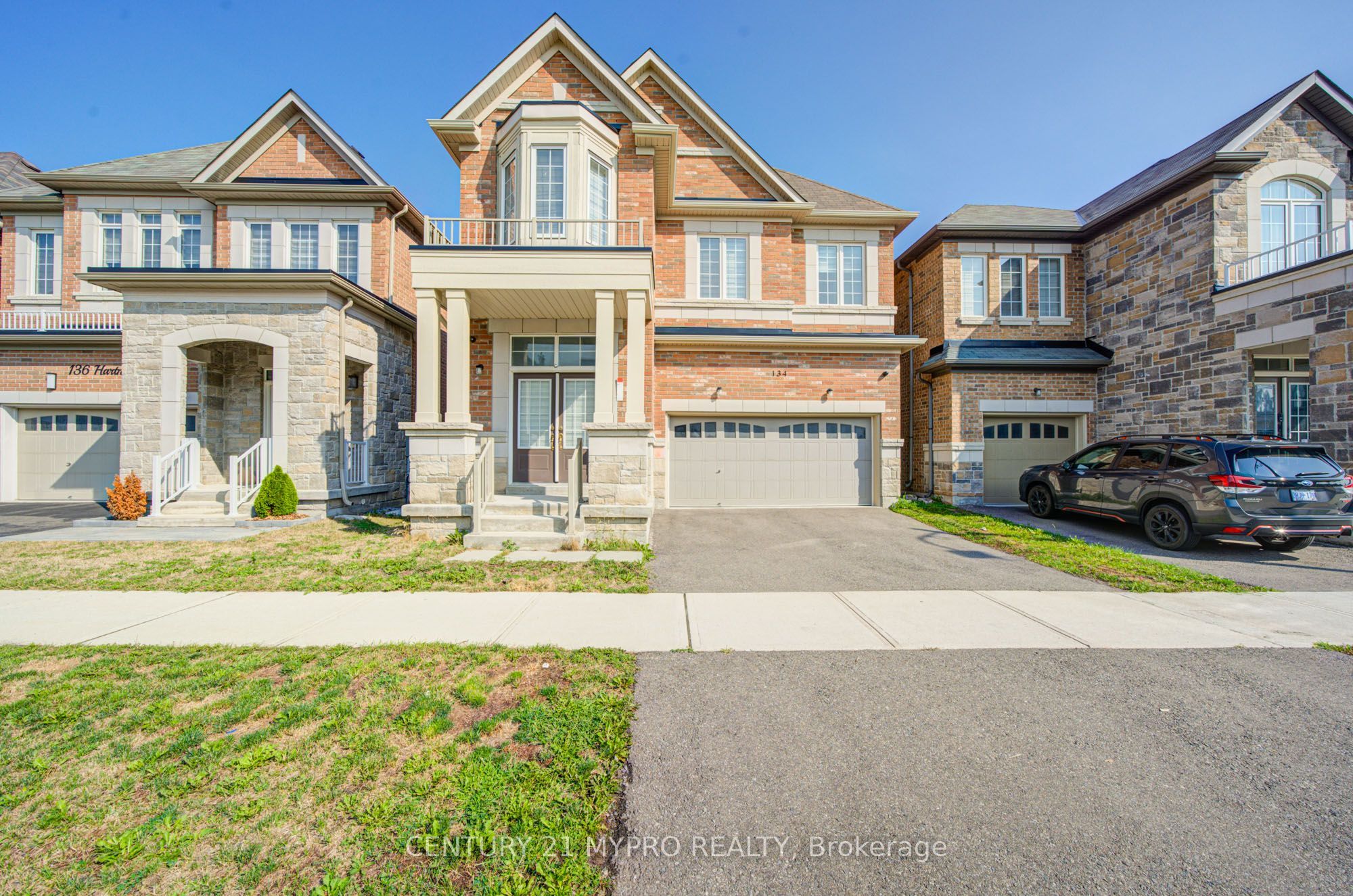134 Hartney Drive, Richmond Hill, ON L4S 1N2 photo 2