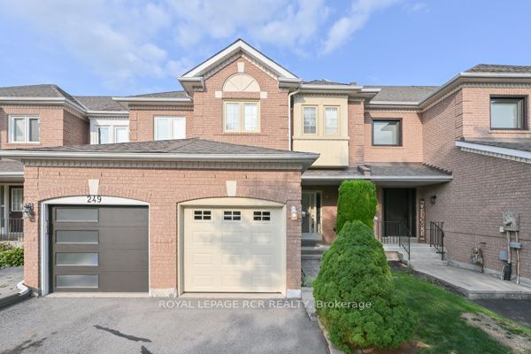 251 Denise Circle, Newmarket, ON L3X 2K1 photo 2