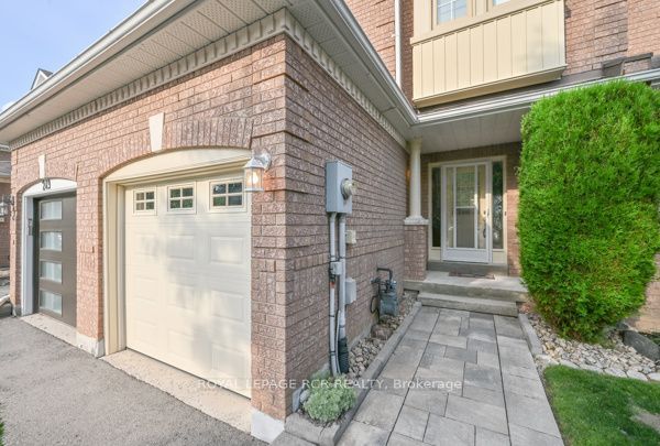251 Denise Circle, Newmarket, ON L3X 2K1 photo 3