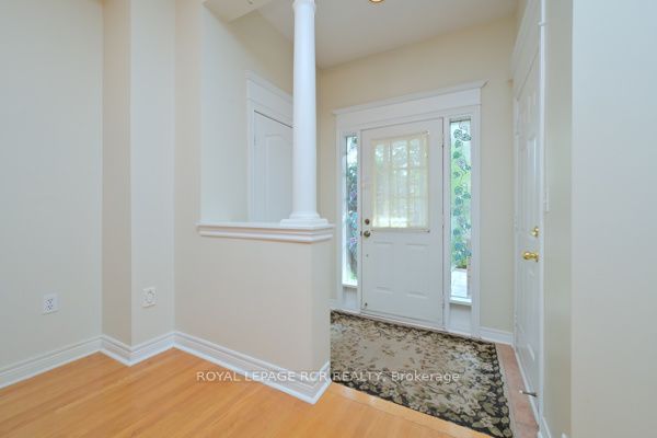 251 Denise Circle, Newmarket, ON L3X 2K1 photo 4