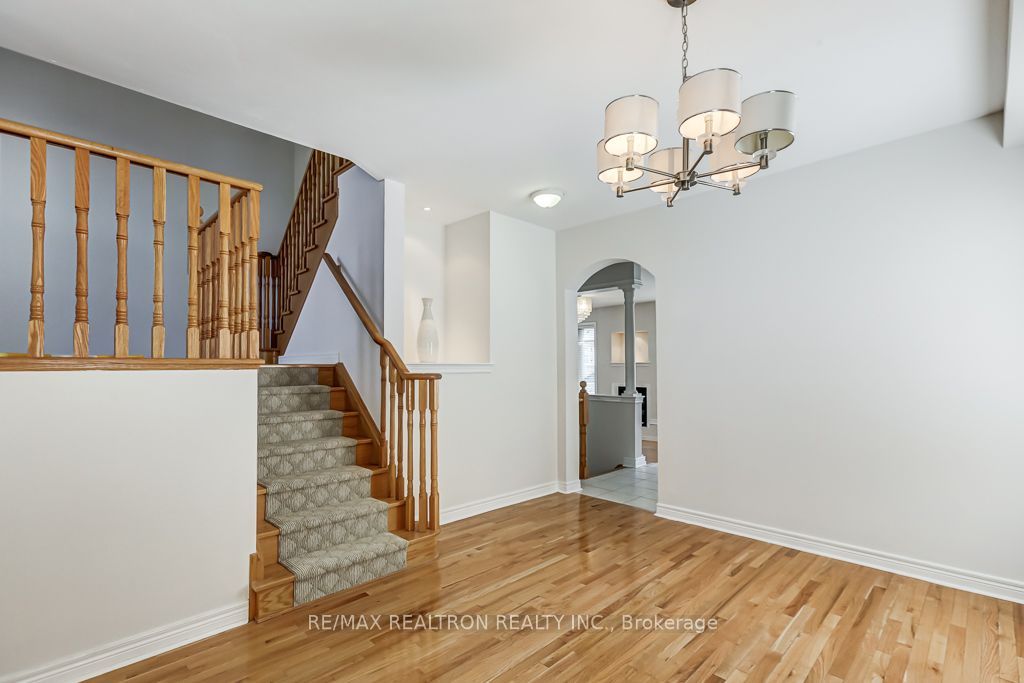 45 Philip Brown Avenue, Whitchurch-Stouffville, ON L4A 1S7 photo 5