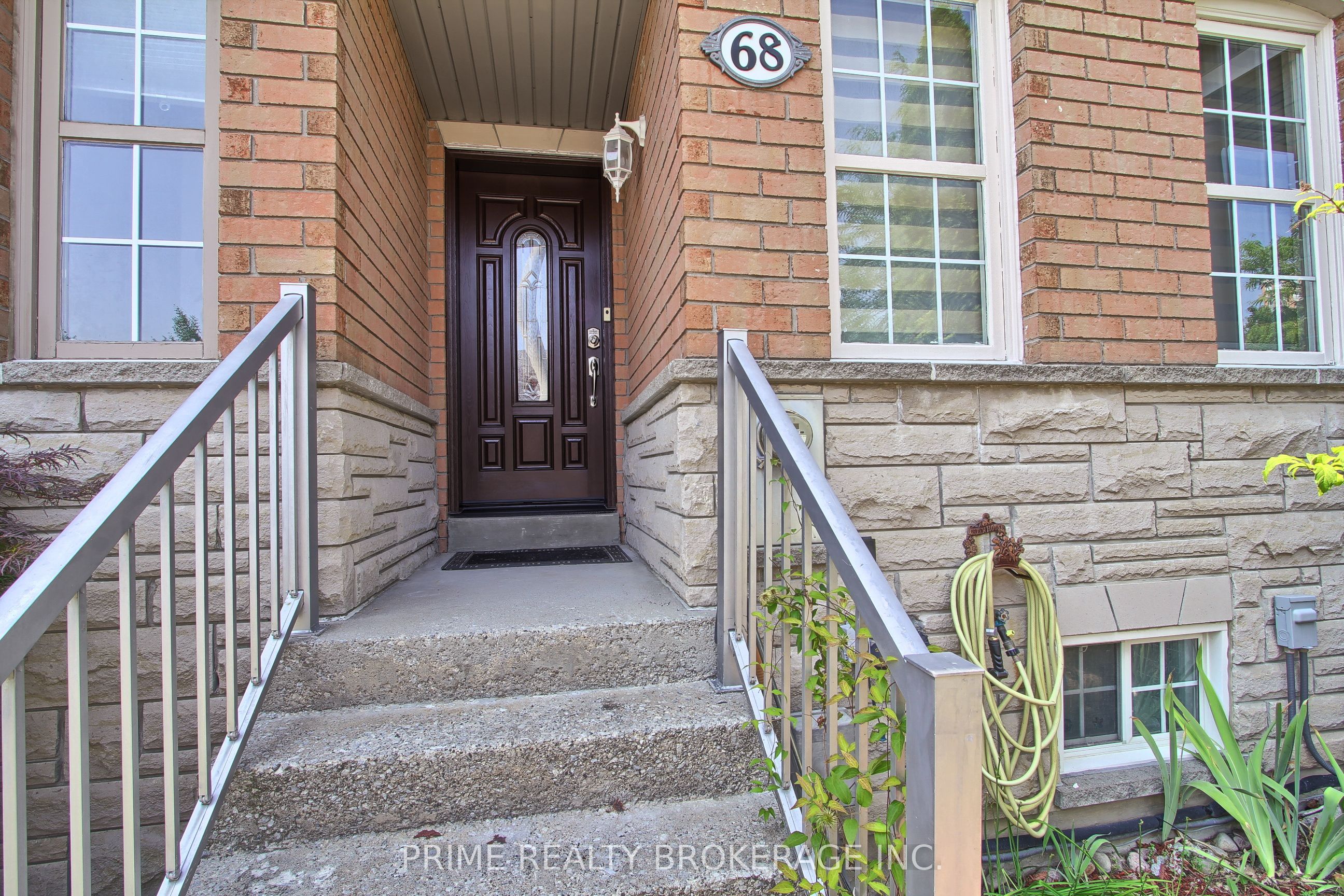68 Ellesmere Street, Richmond Hill, ON L4B 4E3 photo 2