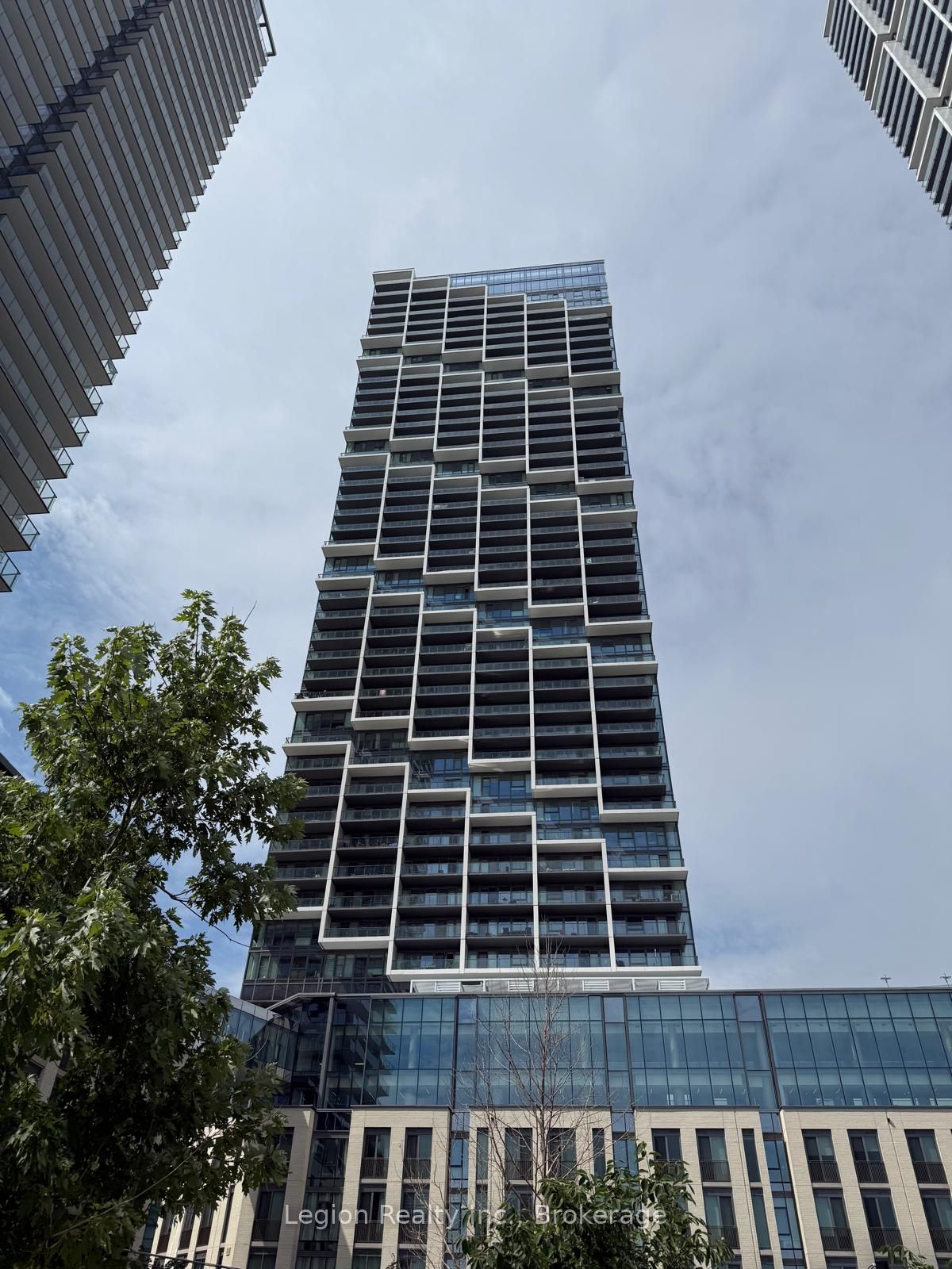 1000 Portage Parkway 4207, Vaughan, ON L4K 0K9