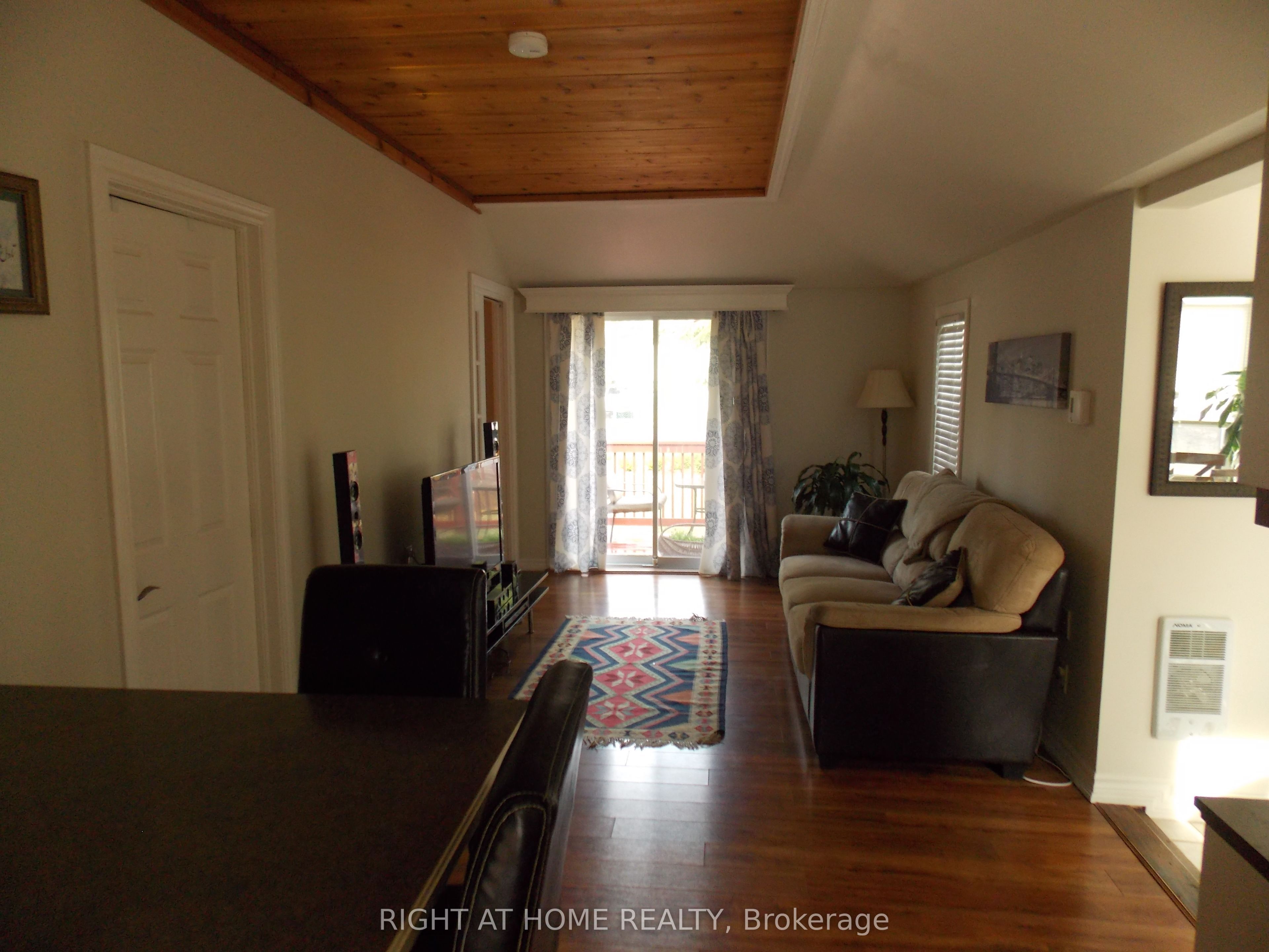 10 Rosehill Drive, Whitchurch-Stouffville, ON L4A 7X3 photo 5