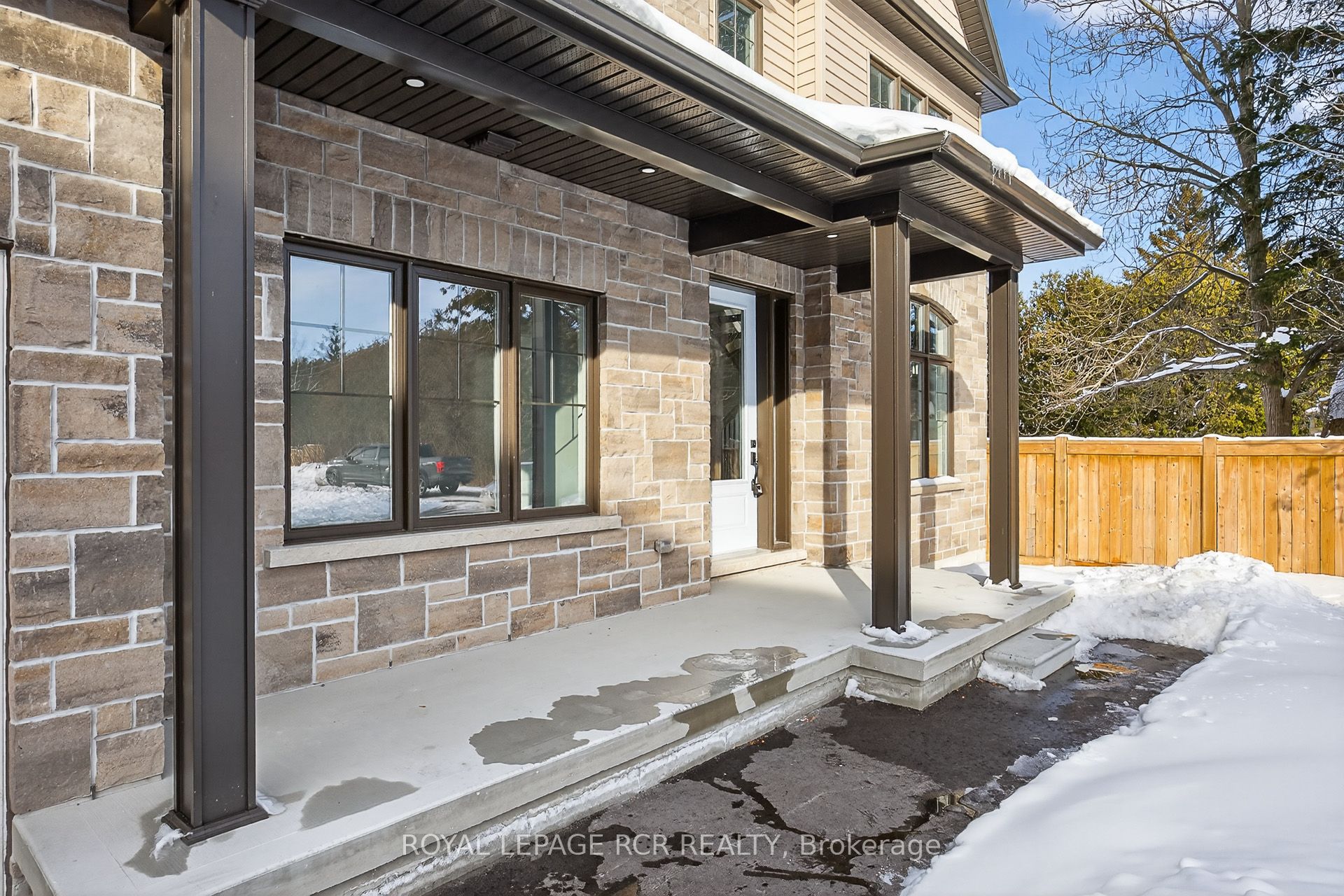 28 St. George Street, Georgina, ON L0E 1L0 photo 4