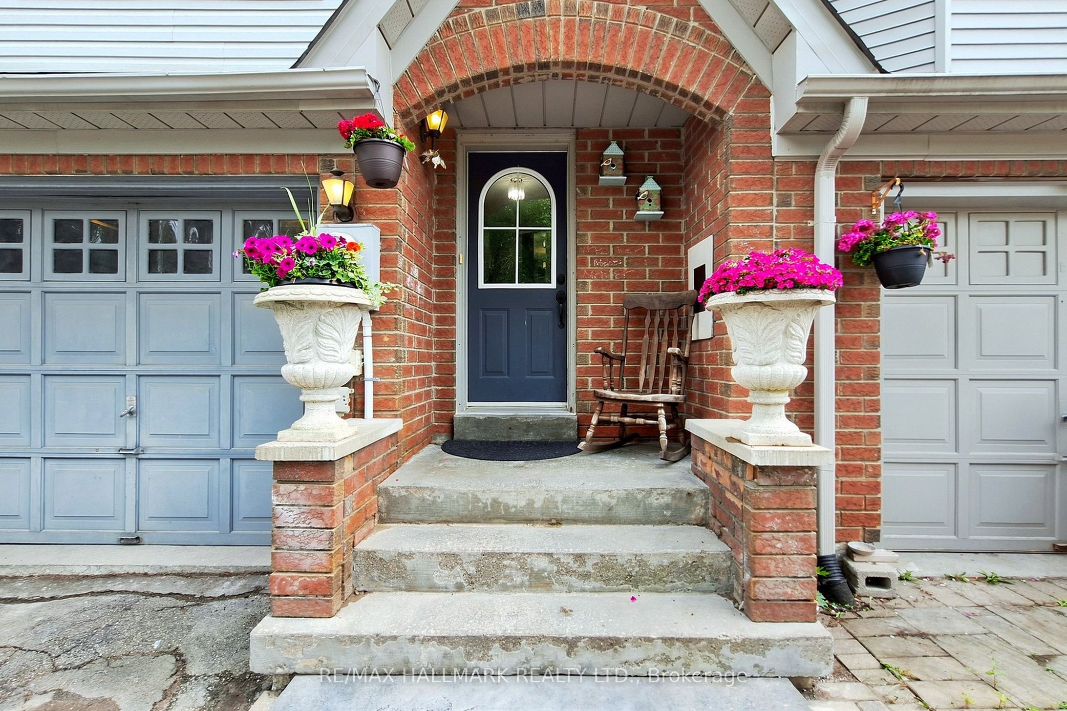 5 Evelyn Buck Lane, Aurora, ON L4G 7H9 photo 4
