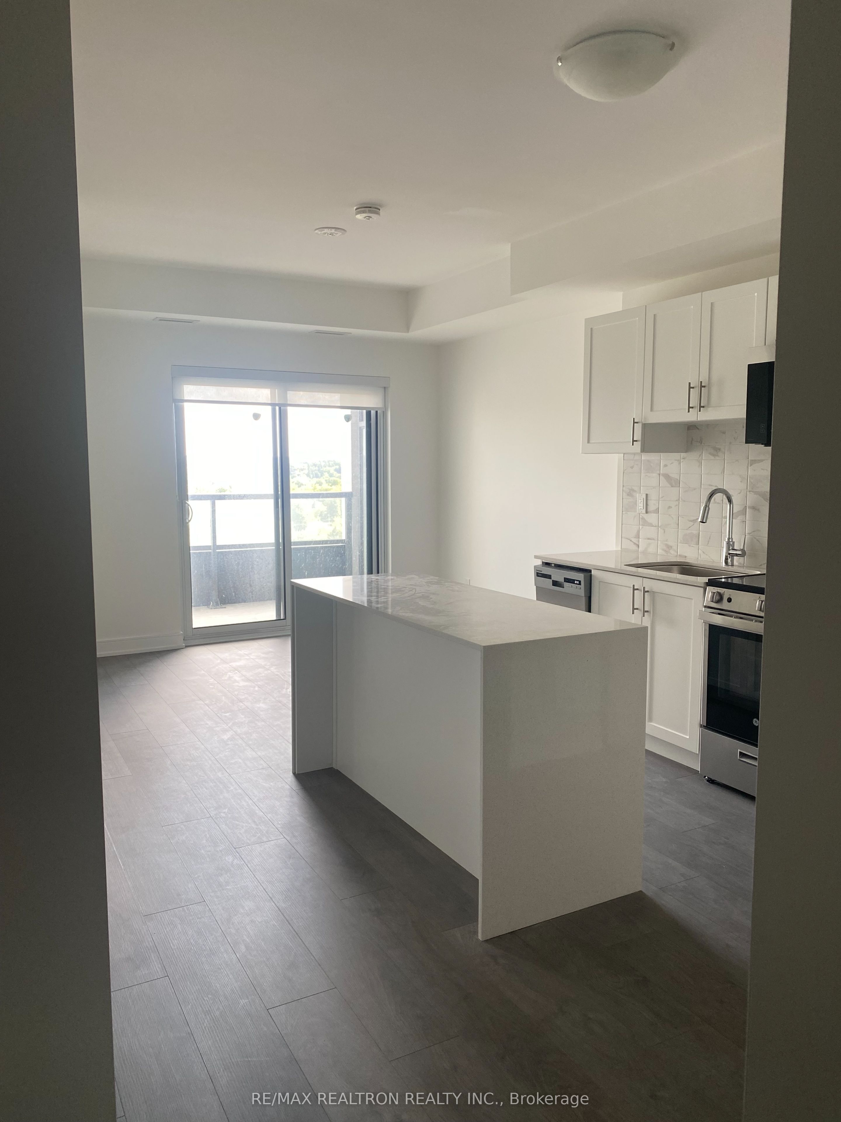 705 Davis Drive A1309, Newmarket, ON L3Y 0J1