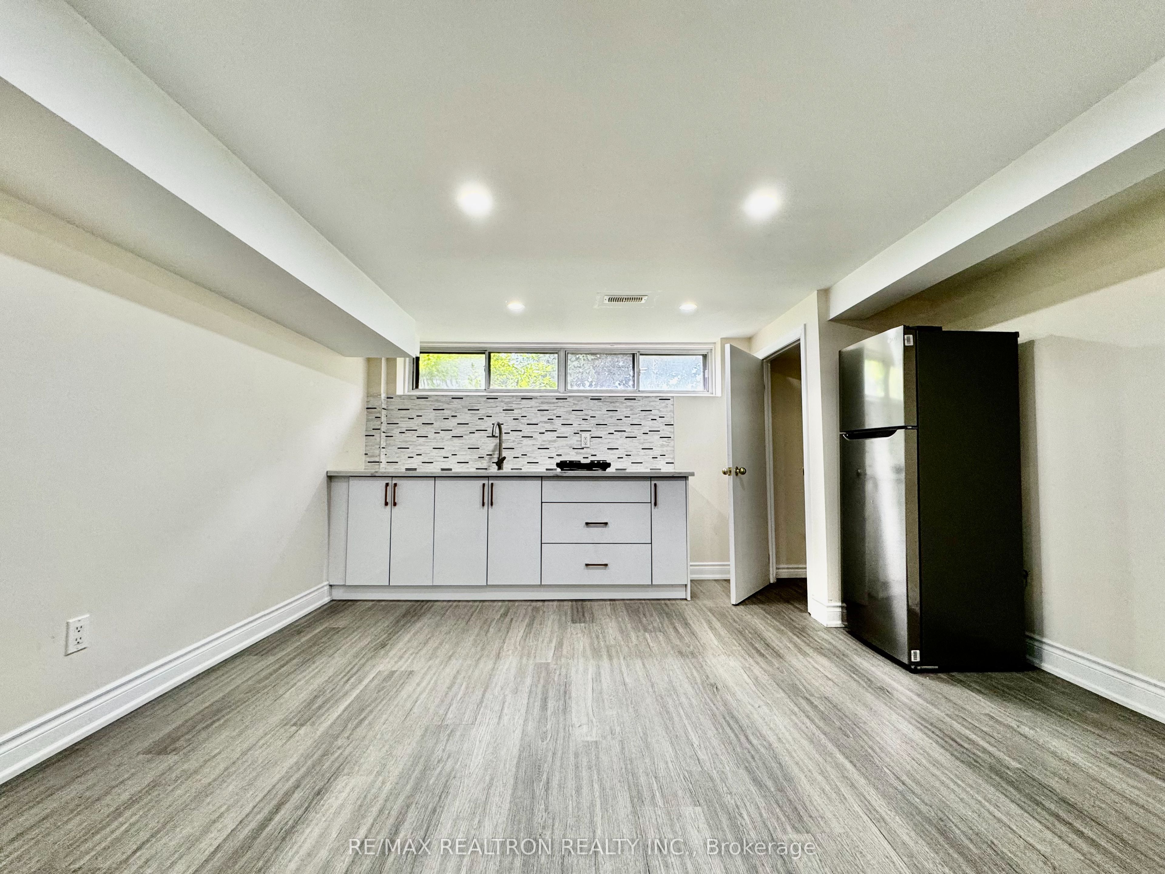 265 Browndale Crescent Basement, Richmond Hill, ON L4C 3H9 photo 4