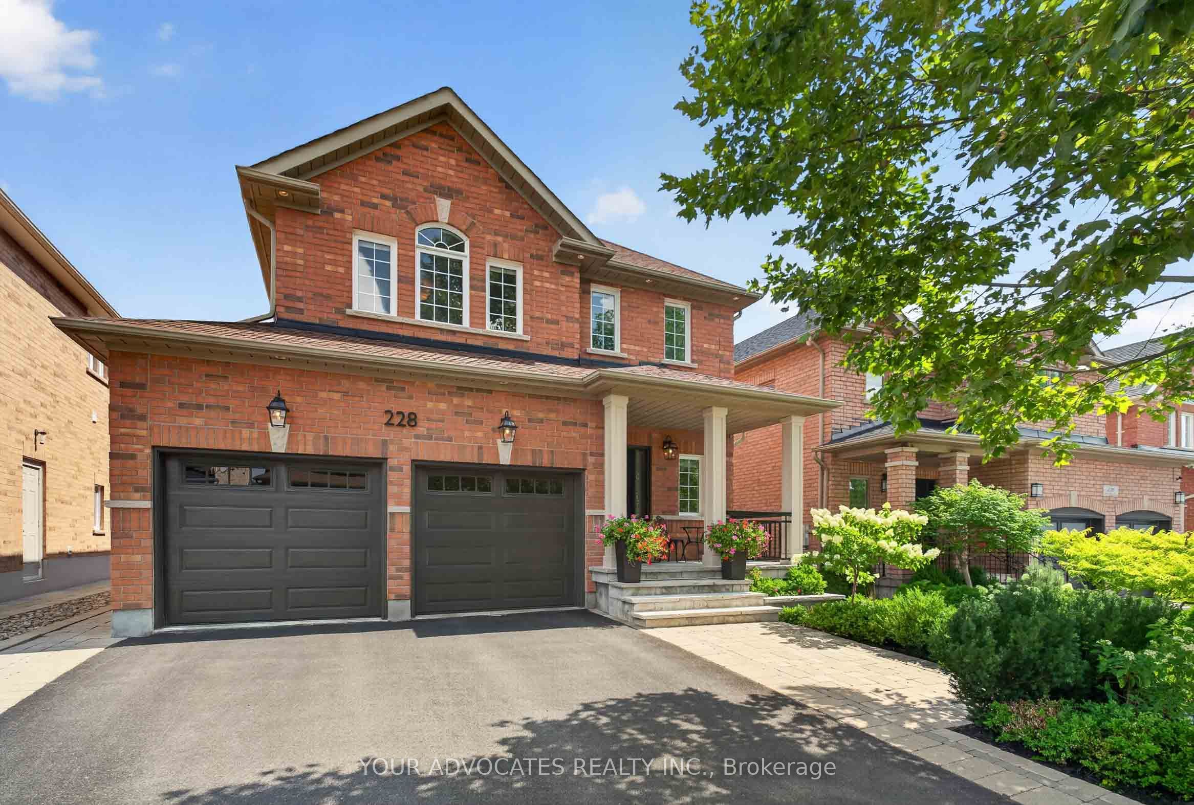 228 Twin Hills Crescent, Vaughan, ON L4H 0H4