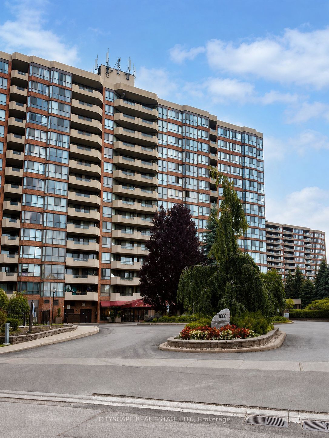 100 Observatory Lane 212, Richmond Hill, ON L4C 1T4