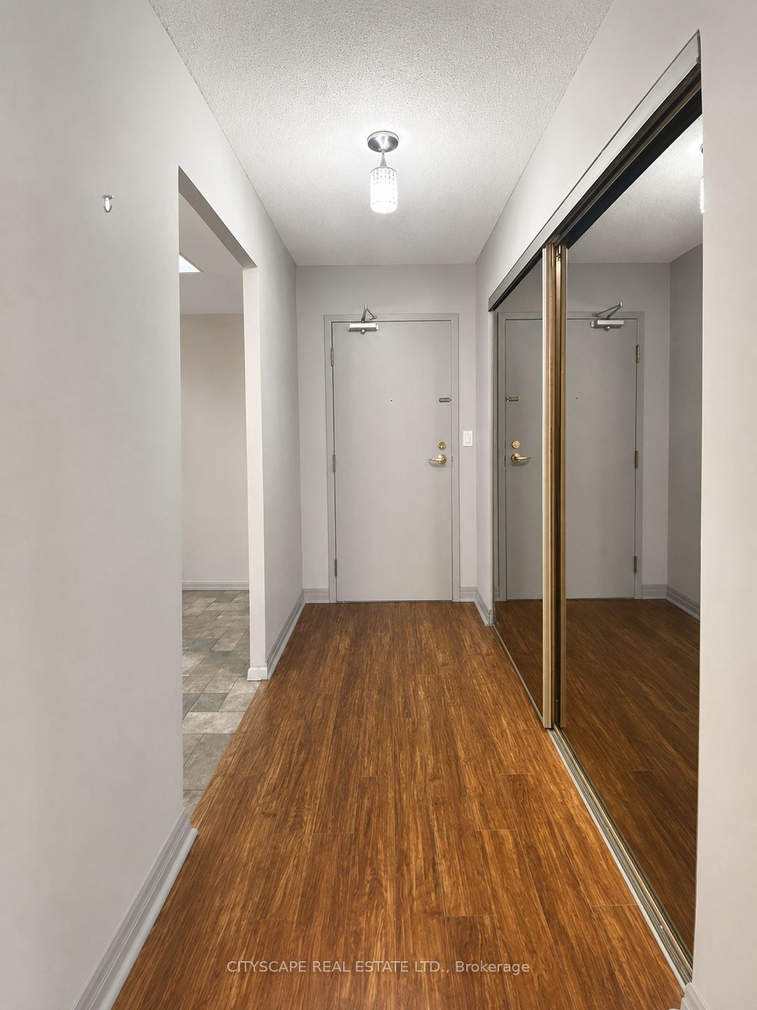 100 Observatory Lane 212, Richmond Hill, ON L4C 1T4 photo 3