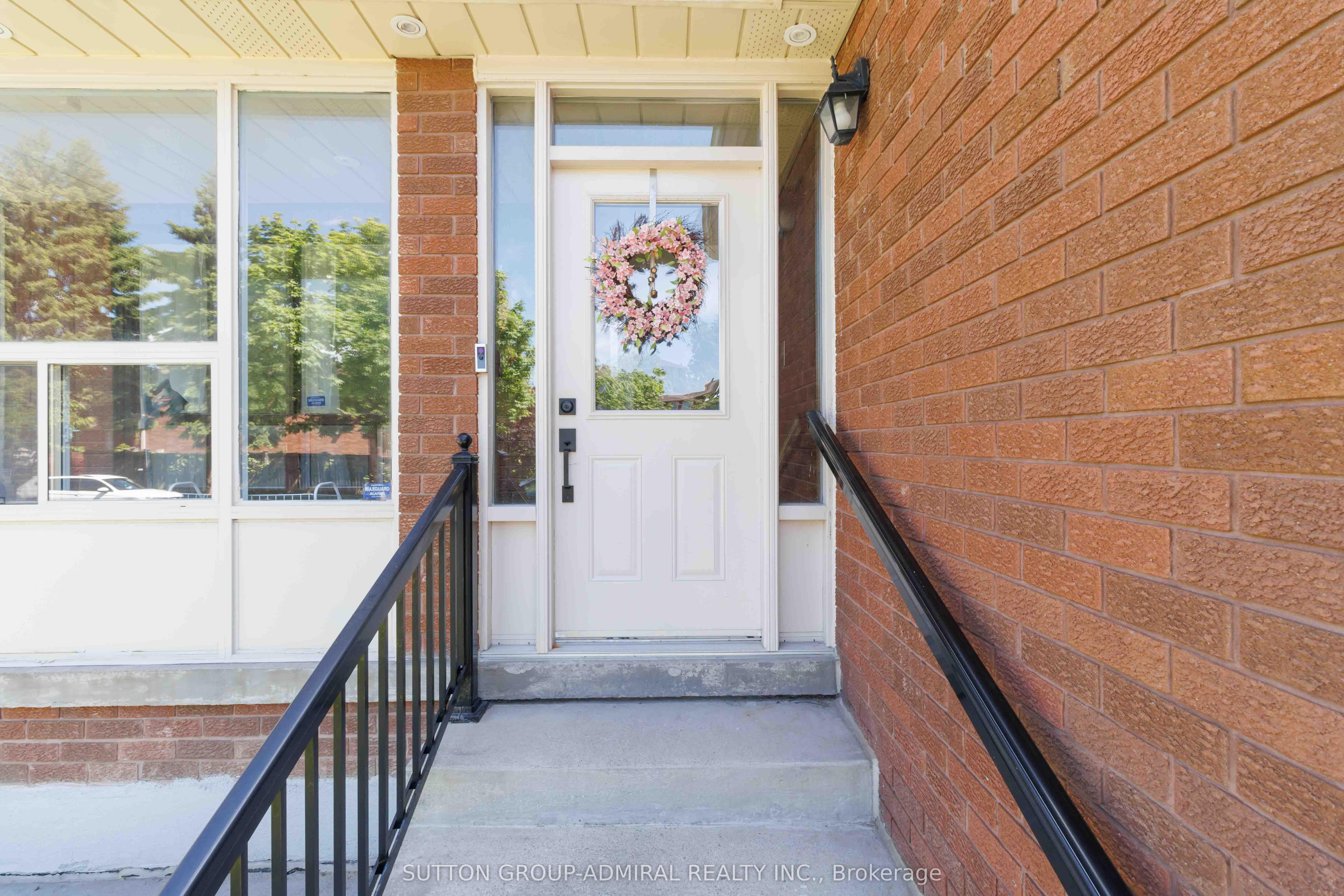 87 Marita Place Main & Upper Flr, Vaughan, ON L4K 3J5 photo 2