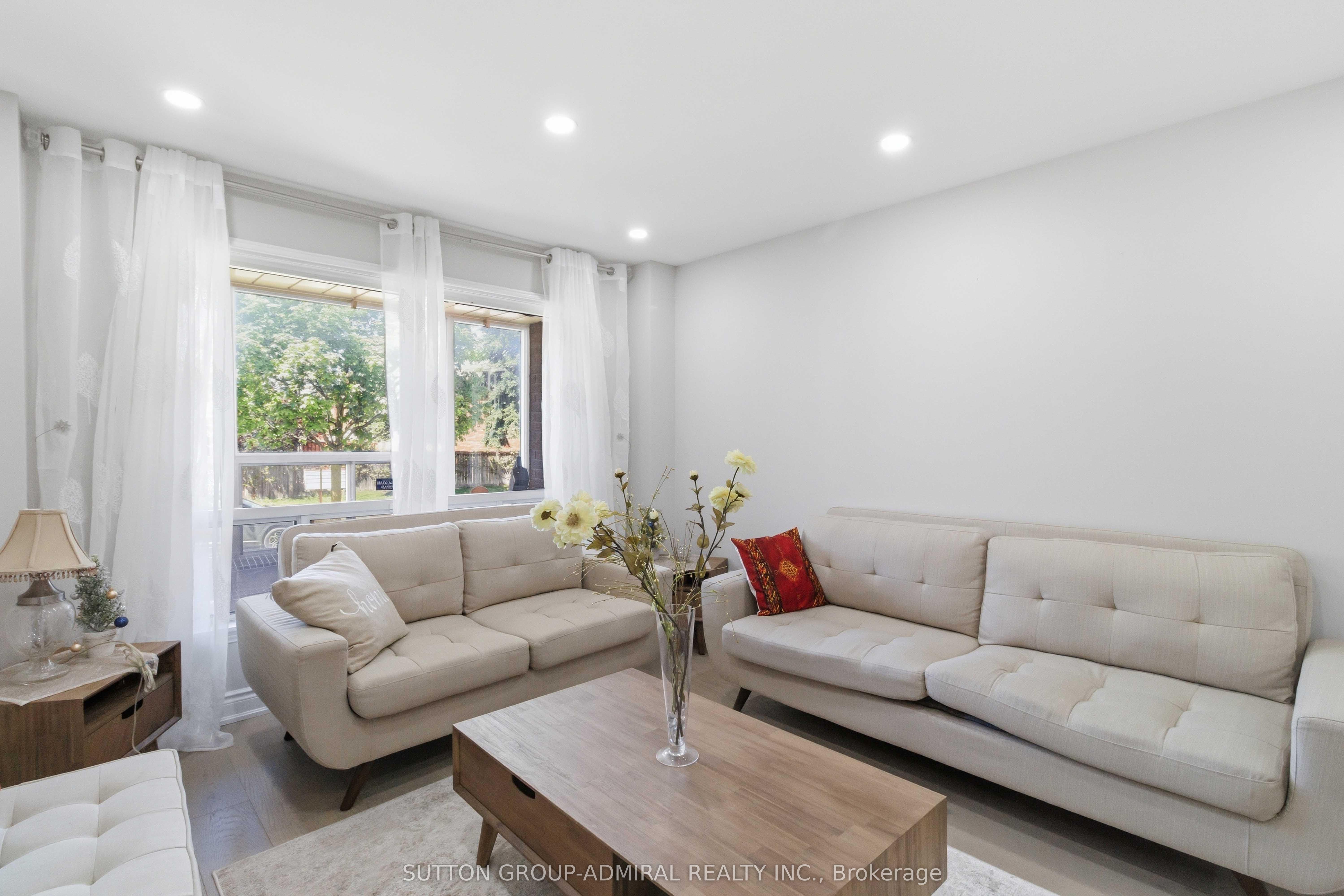 87 Marita Place Main & Upper Flr, Vaughan, ON L4K 3J5 photo 4