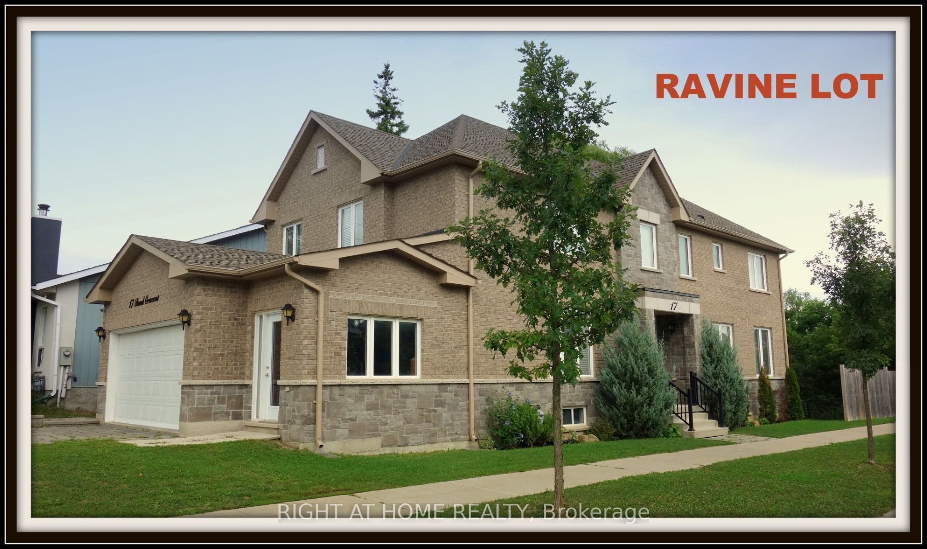 17 Bond Crescent, Richmond Hill, ON L4E 3K2