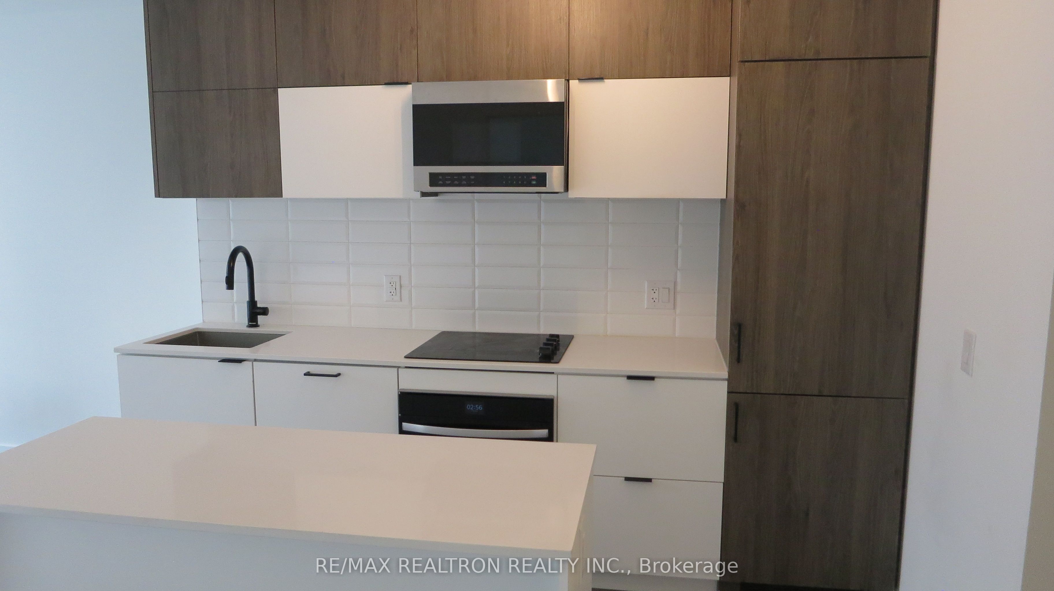 8888 Yonge Street 508, Richmond Hill, ON L4C 6Z1 photo 3