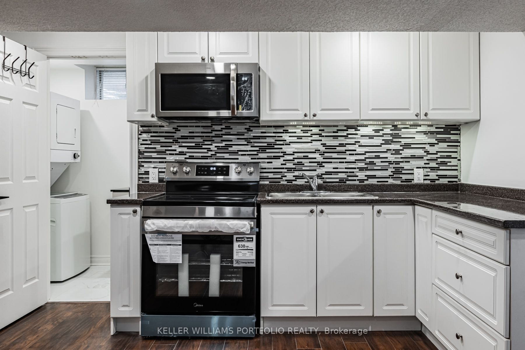131 Bachman Drive Lower, Vaughan, ON L6A 3R7 photo 2