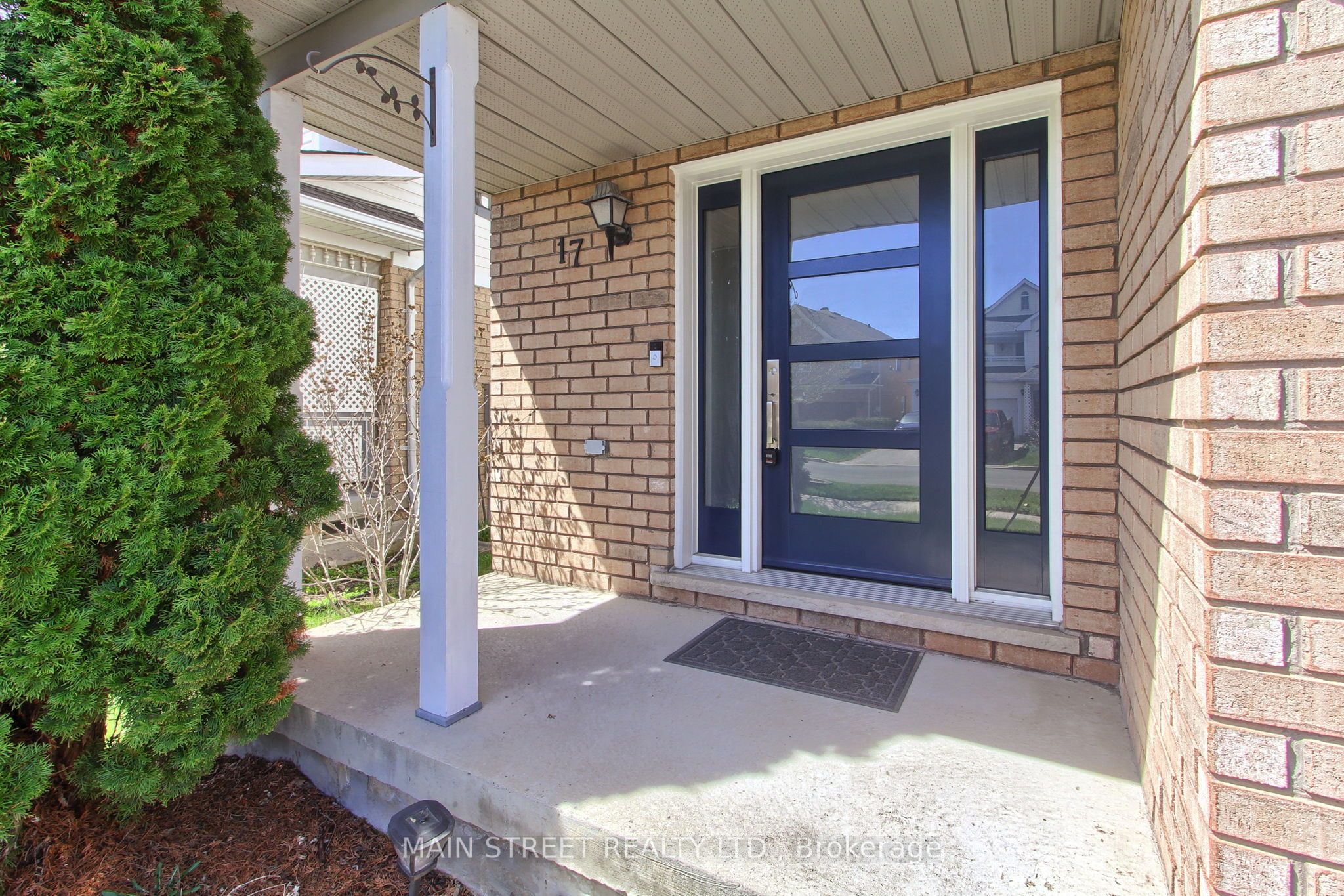 17 Hirst Avenue, Georgina, ON L4P 4E6 photo 2