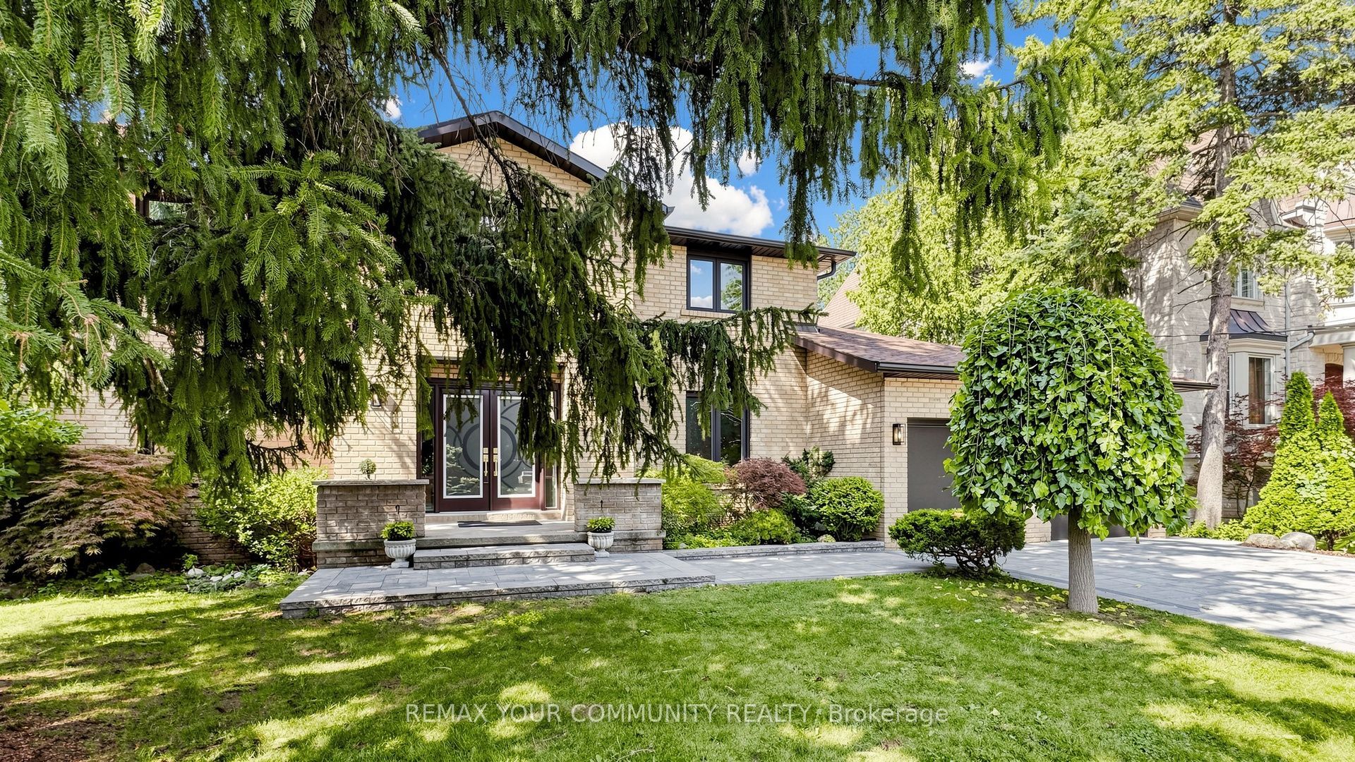 170 Garden Avenue, Richmond Hill, ON L4C 6M2 photo 2