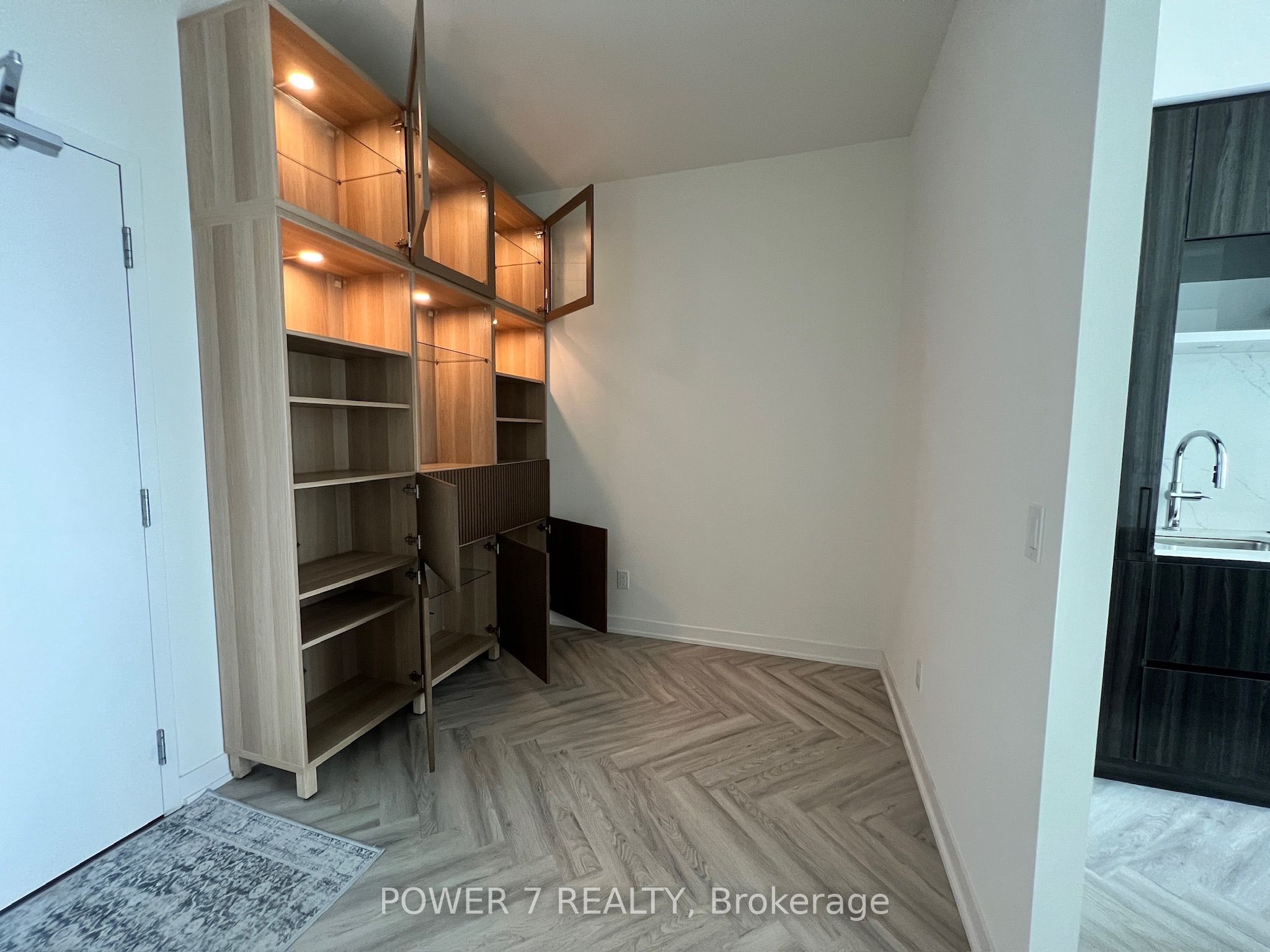 2 David Eyer Road 1422, Richmond Hill, ON L4S 0N6 photo 2