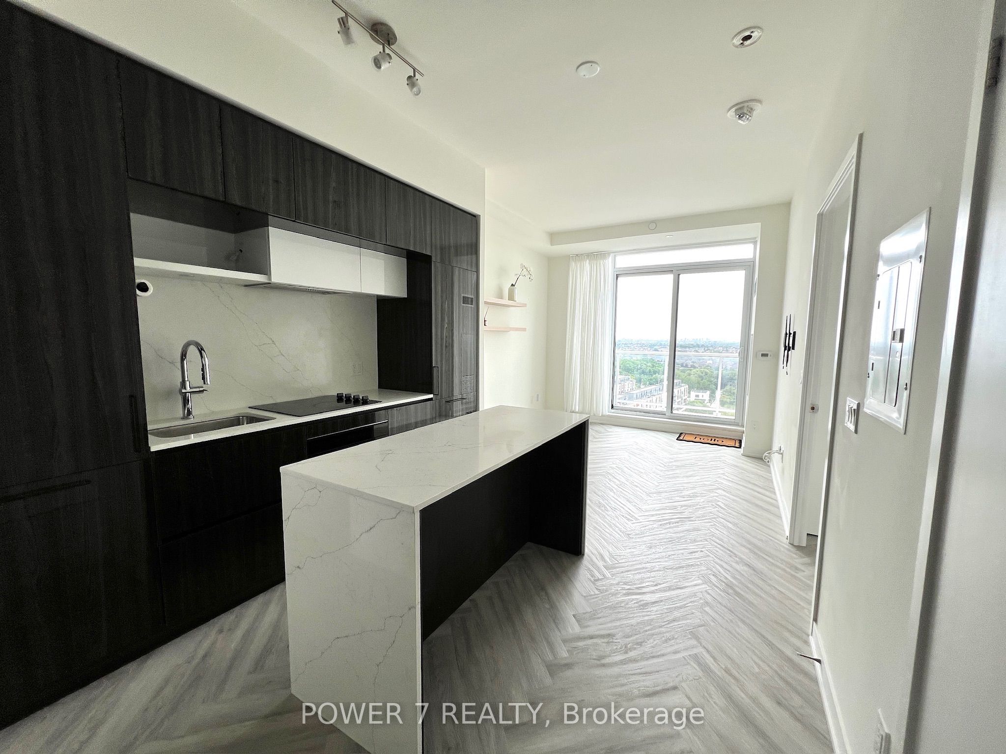2 David Eyer Road 1422, Richmond Hill, ON L4S 0N6 photo 3