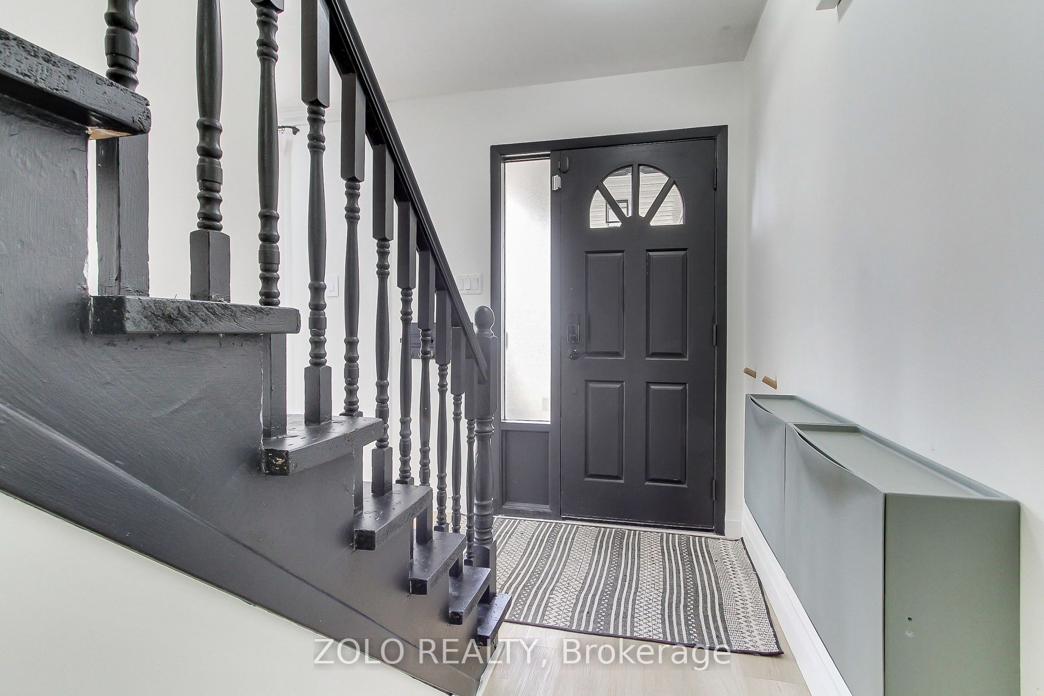 388 Terry Drive, Newmarket, ON L3Y 5E7 photo 2