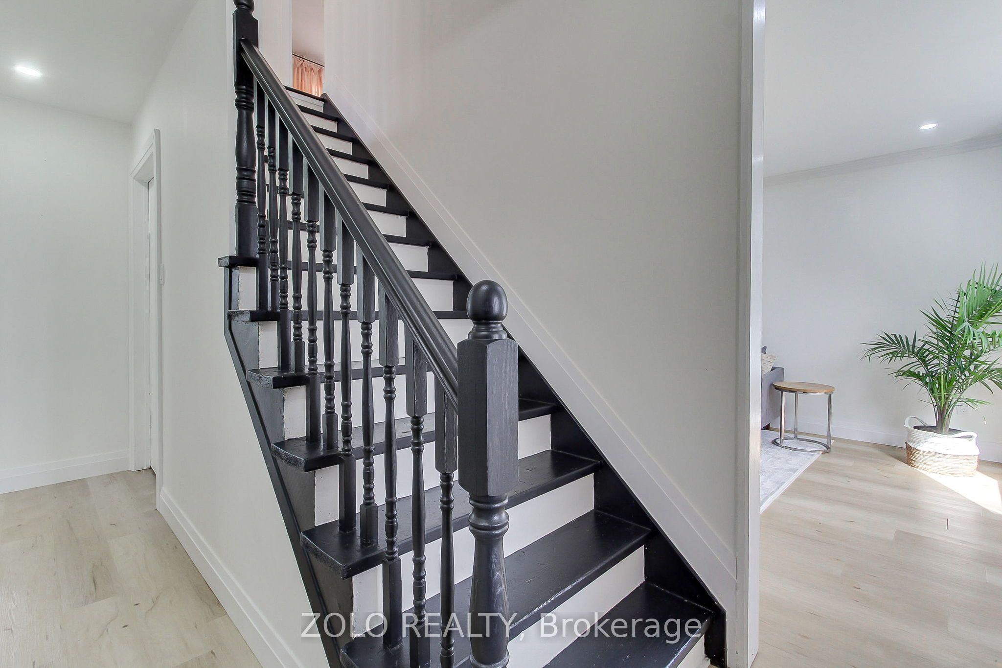 388 Terry Drive, Newmarket, ON L3Y 5E7 photo 3