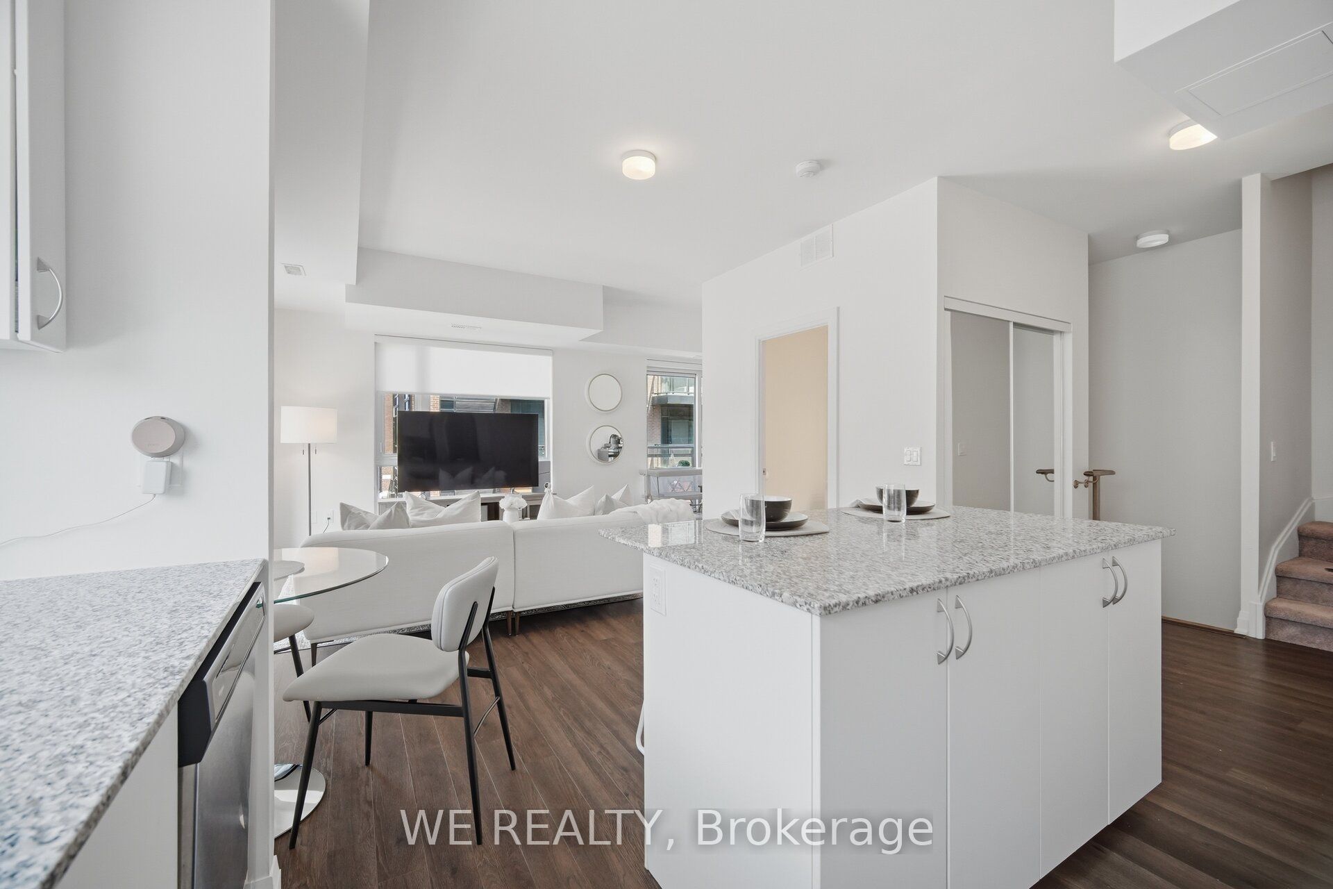 32 Coles Avenue 103, Vaughan, ON L4L 0J1 photo 5
