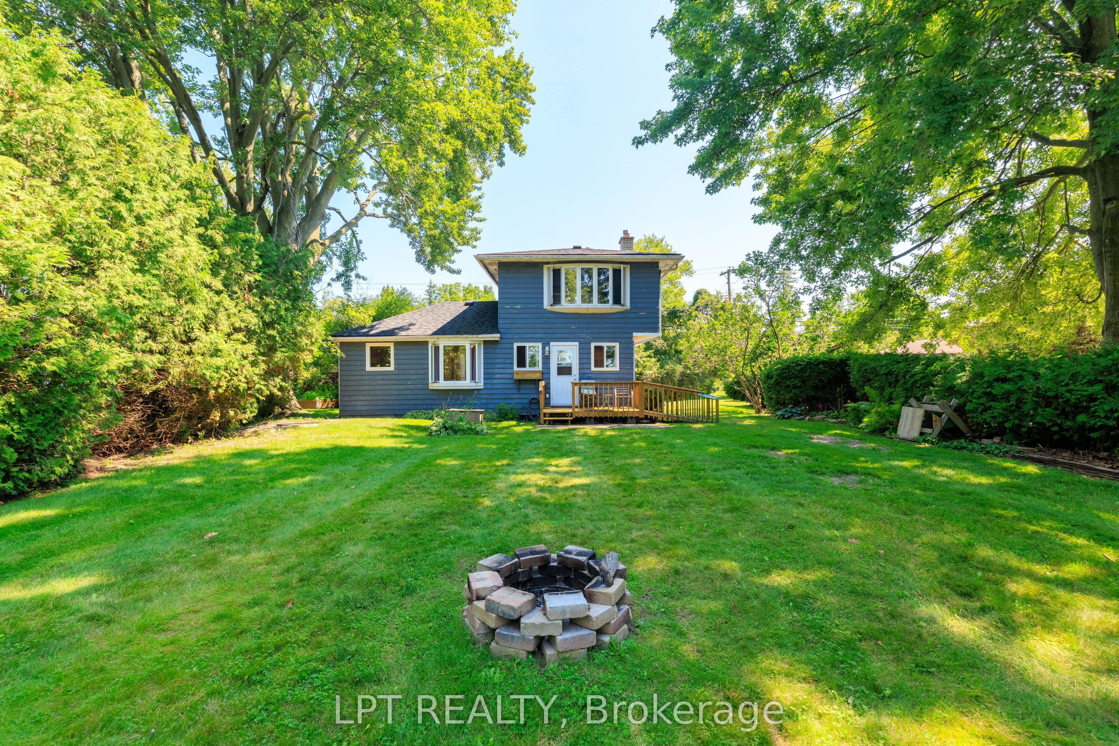 247 Hedge Road, Georgina, ON L0E 1R0