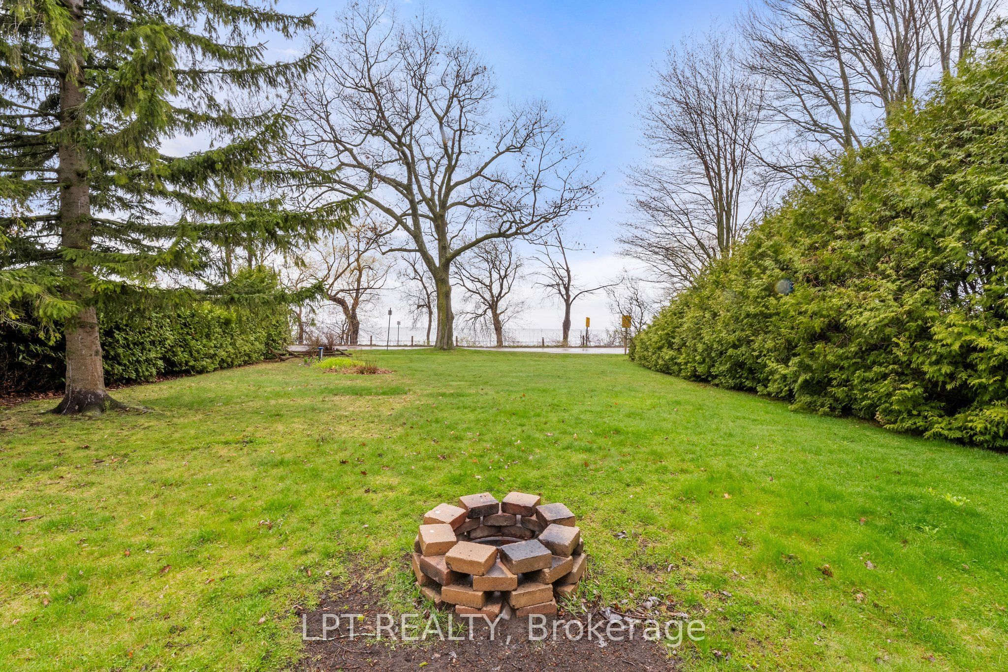 247 Hedge Road, Georgina, ON L0E 1R0 photo 4