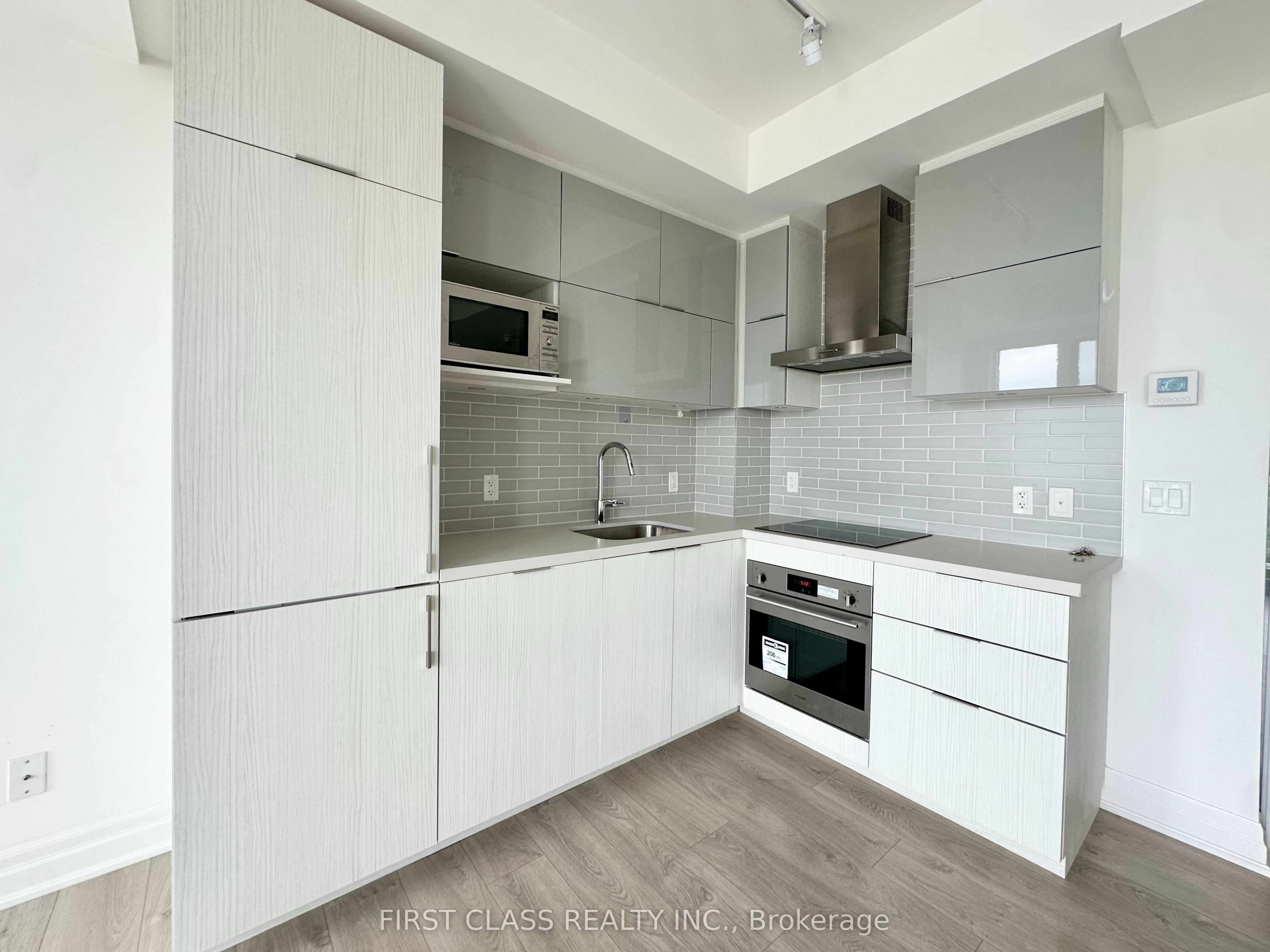 10 Rouge Valley Drive W 1203, Markham, ON L6G 0G9 photo 2