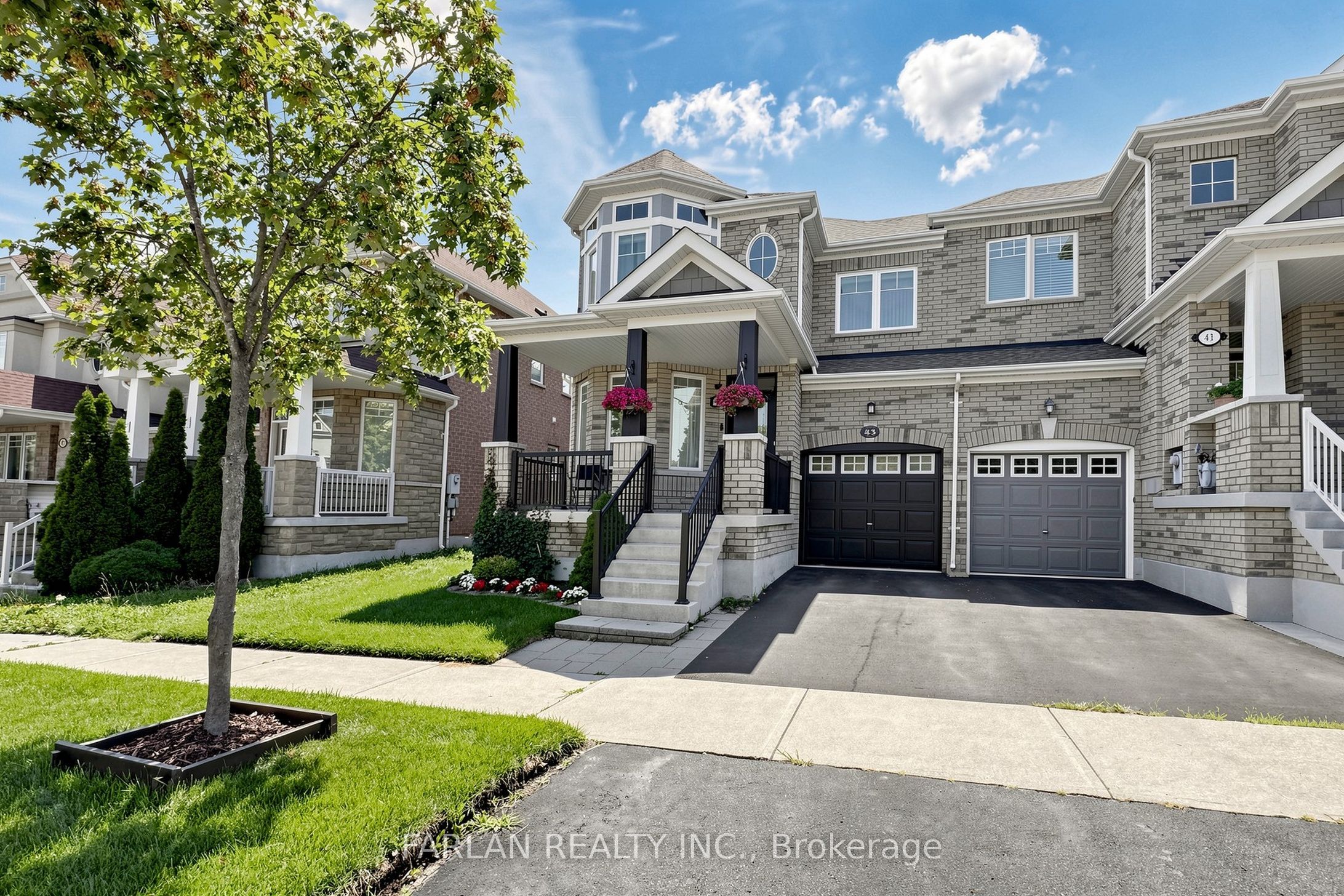 43 Pexton Avenue, Richmond Hill, ON L4E 4Y4 photo 2