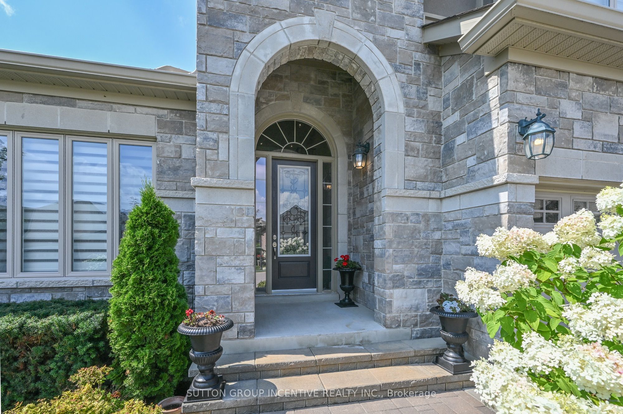 4 Westmount Drive, New Tecumseth, ON L9R 0P5 photo 2