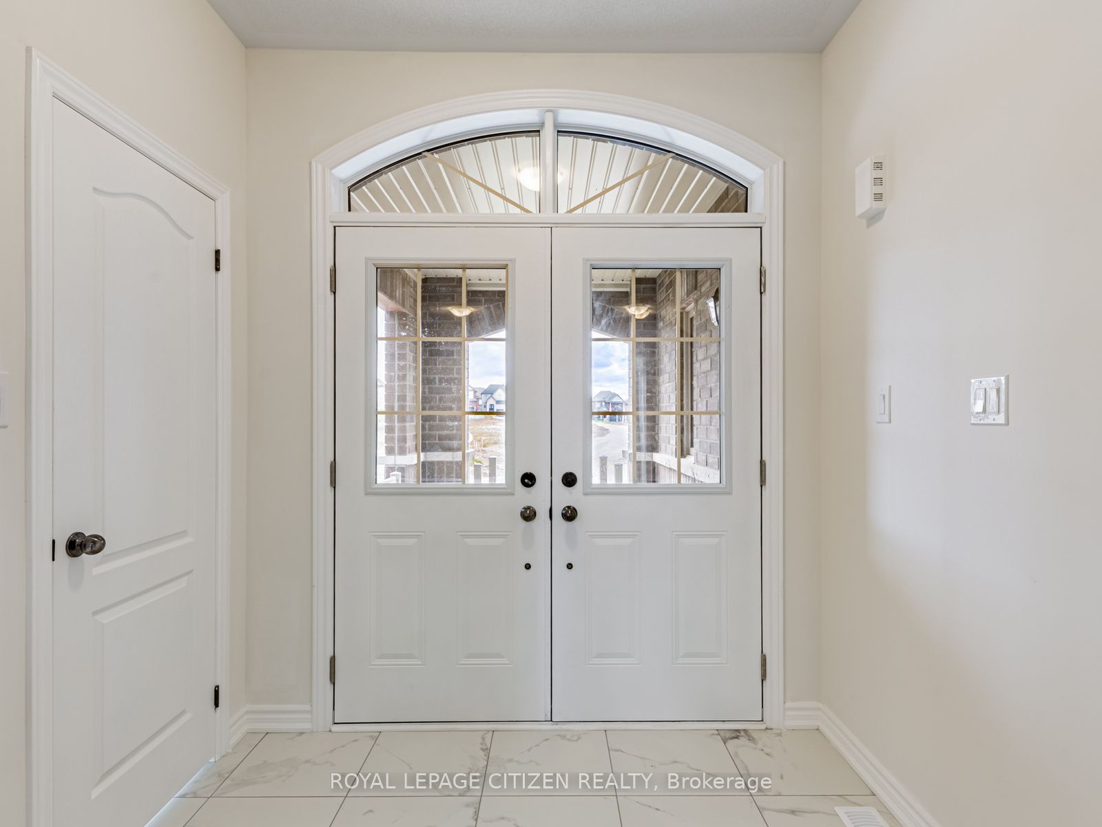 63 Fenn Crescent, New Tecumseth, ON L9R 0X3 photo 4