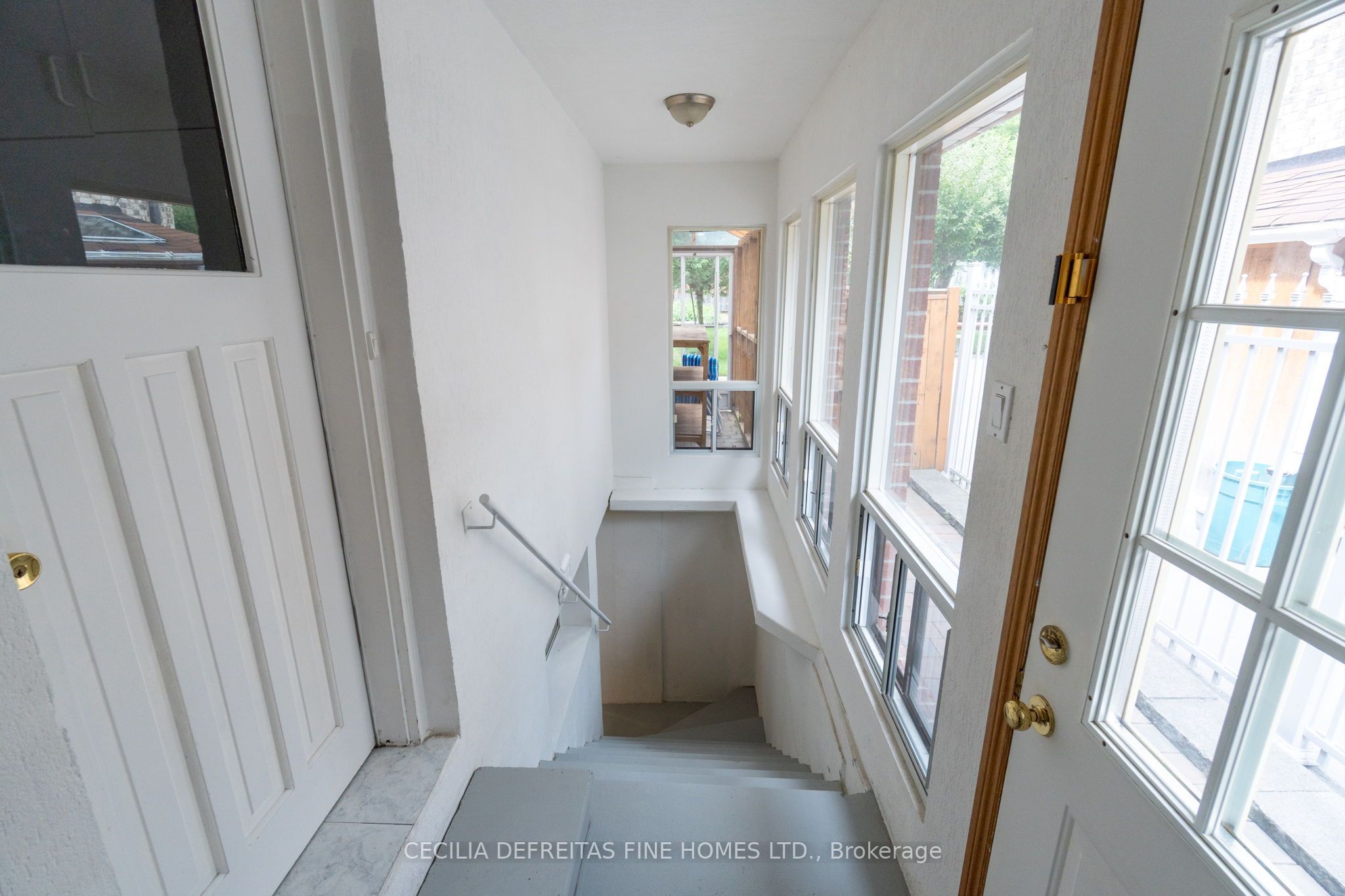 24 Francis Street, Vaughan, ON L4L 1P6 photo 2