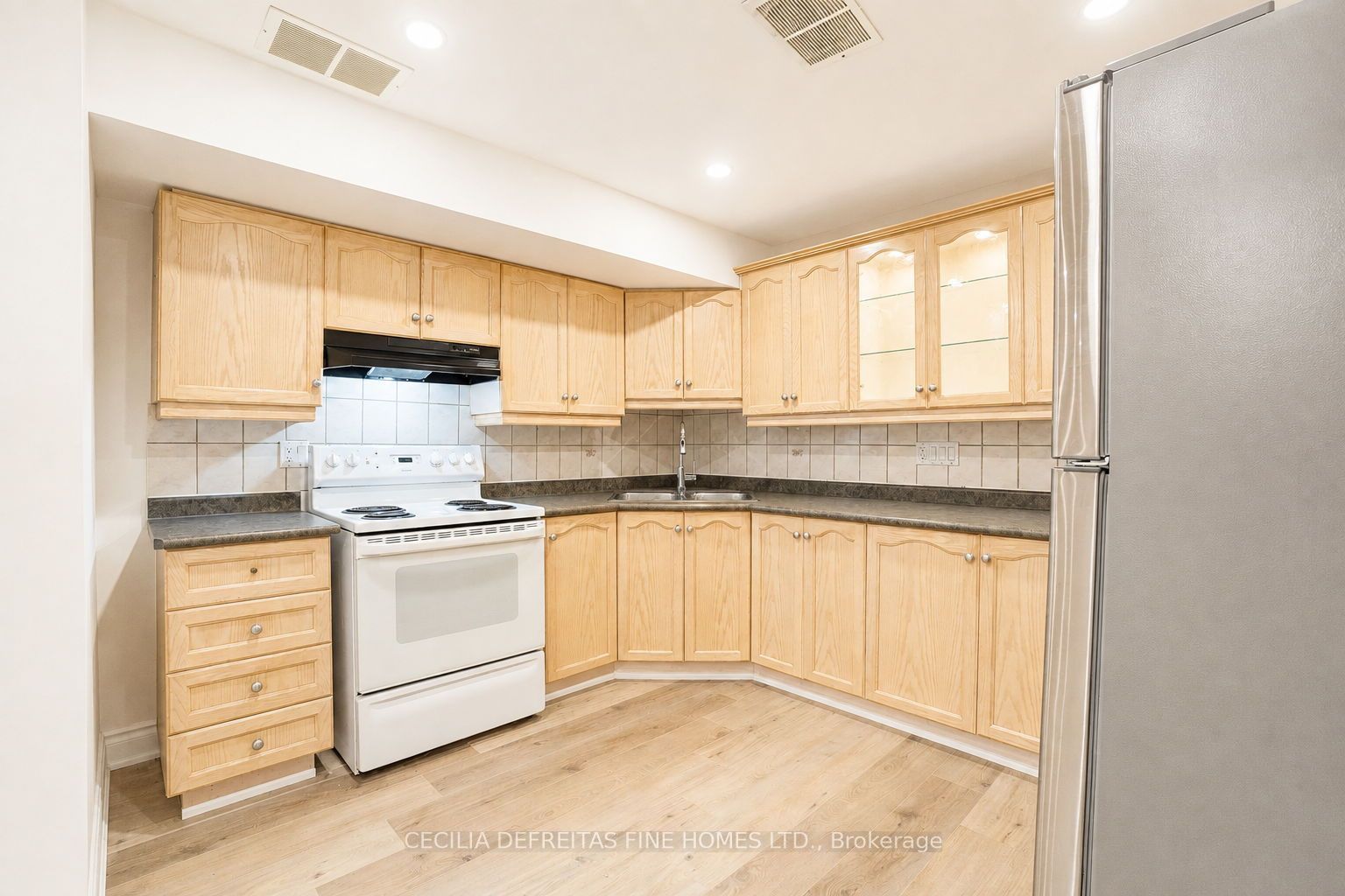 24 Francis Street, Vaughan, ON L4L 1P6 photo 4