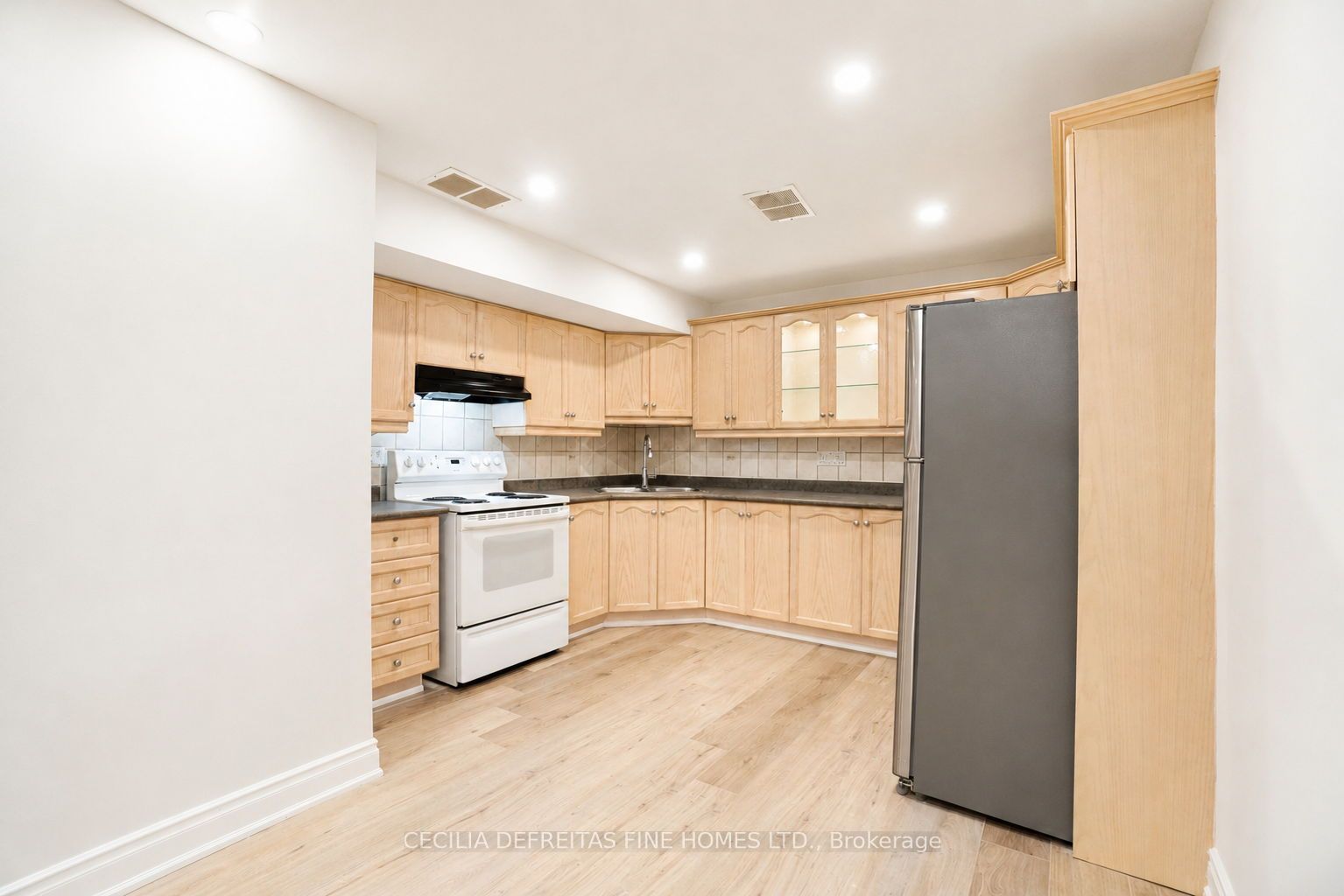 24 Francis Street, Vaughan, ON L4L 1P6 photo 5