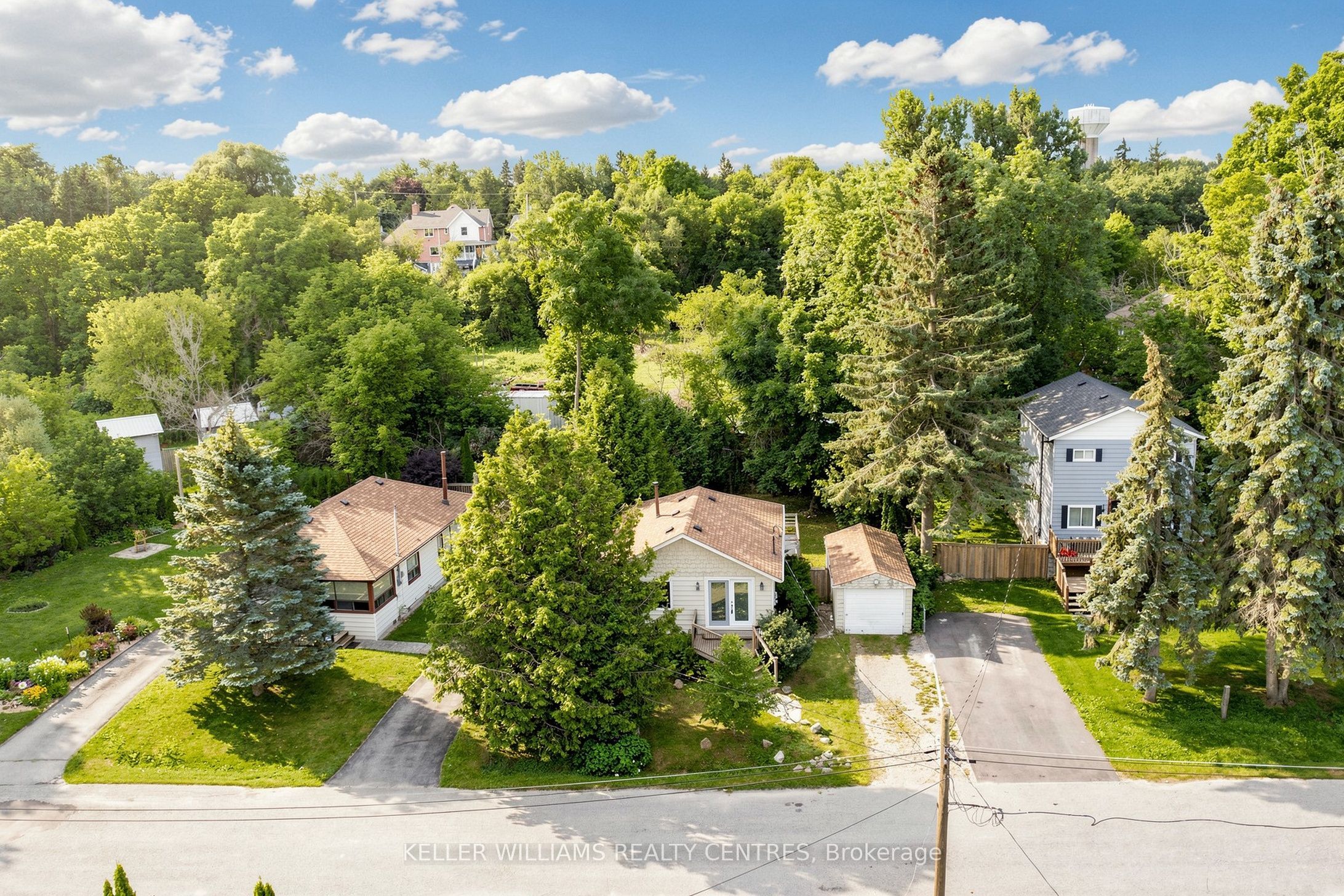 9 Maple Grove Street, Whitchurch-Stouffville, ON L4A 2X6 photo 2
