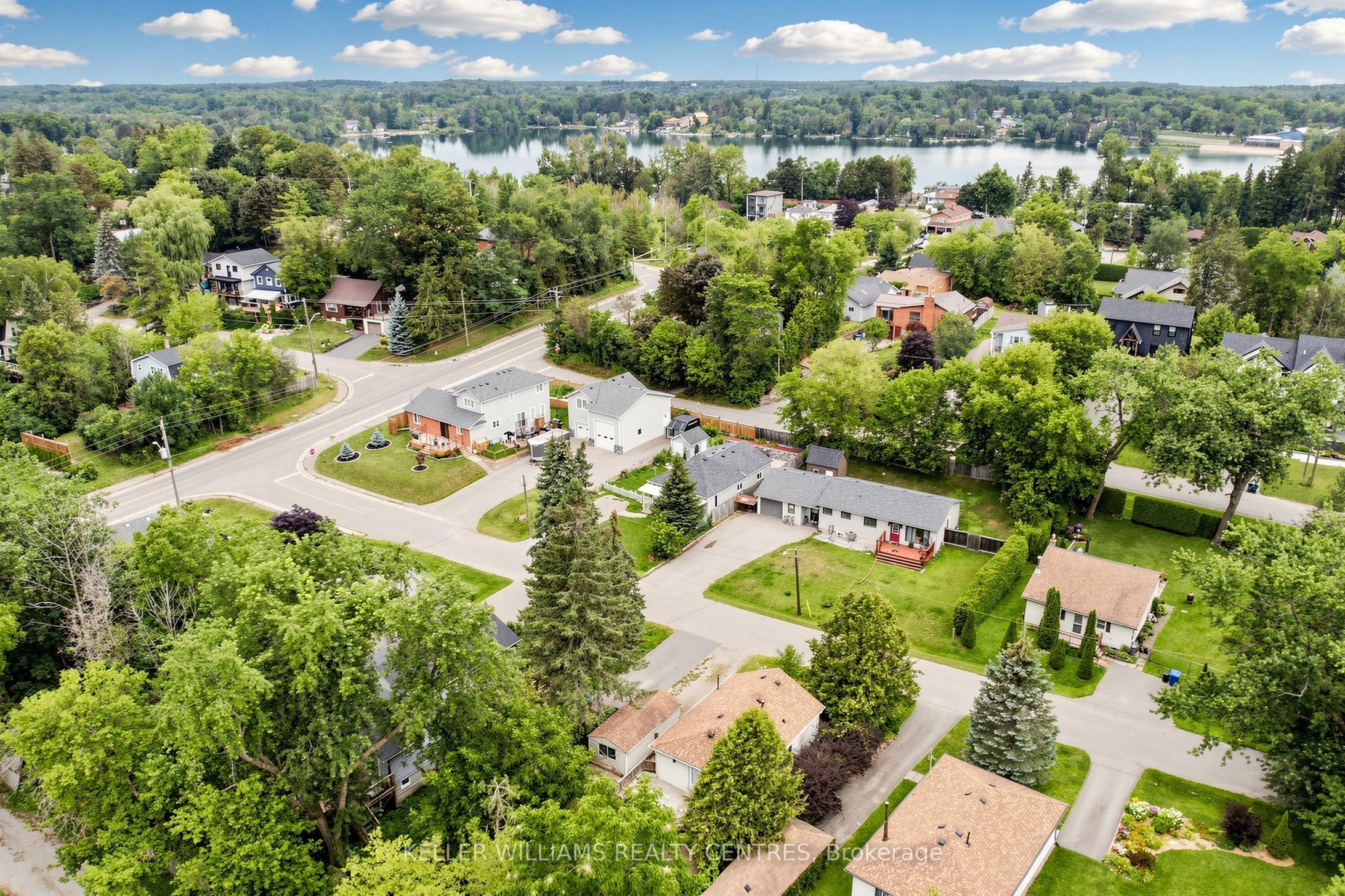 9 Maple Grove Street, Whitchurch-Stouffville, ON L4A 2X6 photo 3