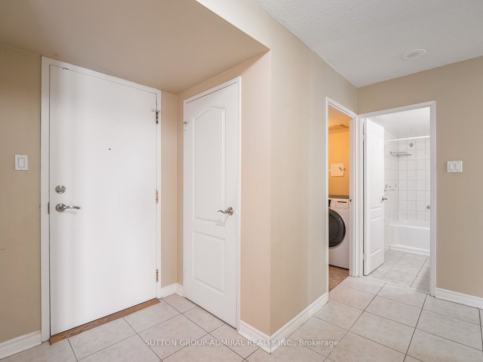 7420 Bathurst Street 1012, Vaughan, ON L4J 6X4 photo 2
