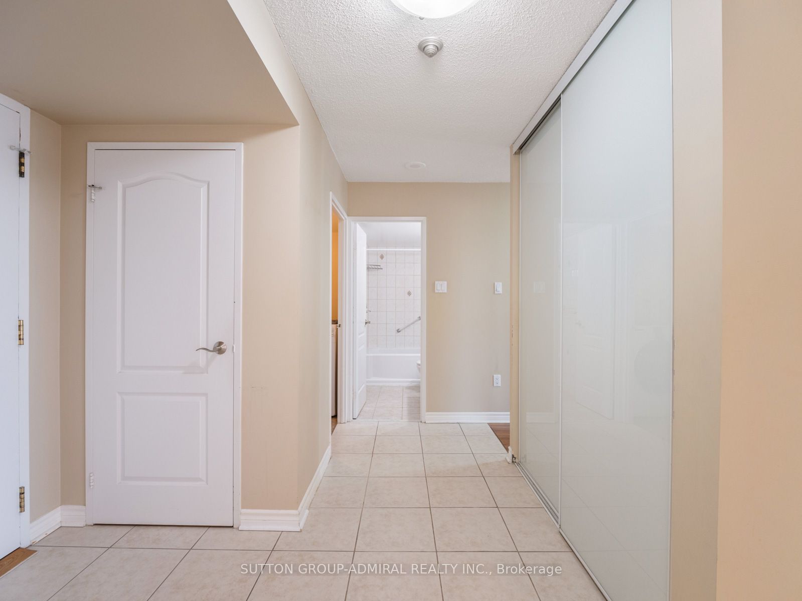 7420 Bathurst Street 1012, Vaughan, ON L4J 6X4 photo 3